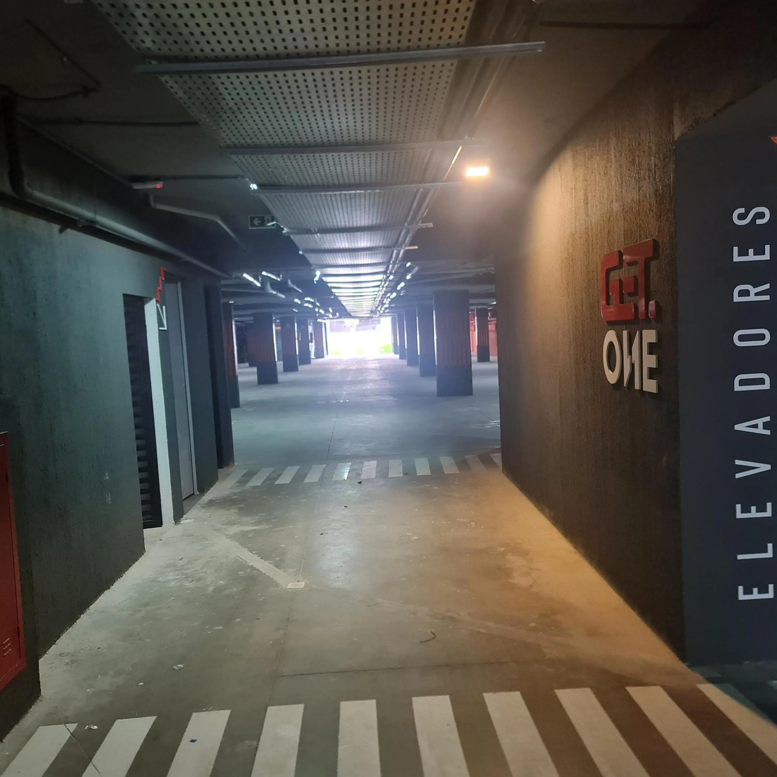 Parking in Lindo Flat no Jardim Oceania - Get One