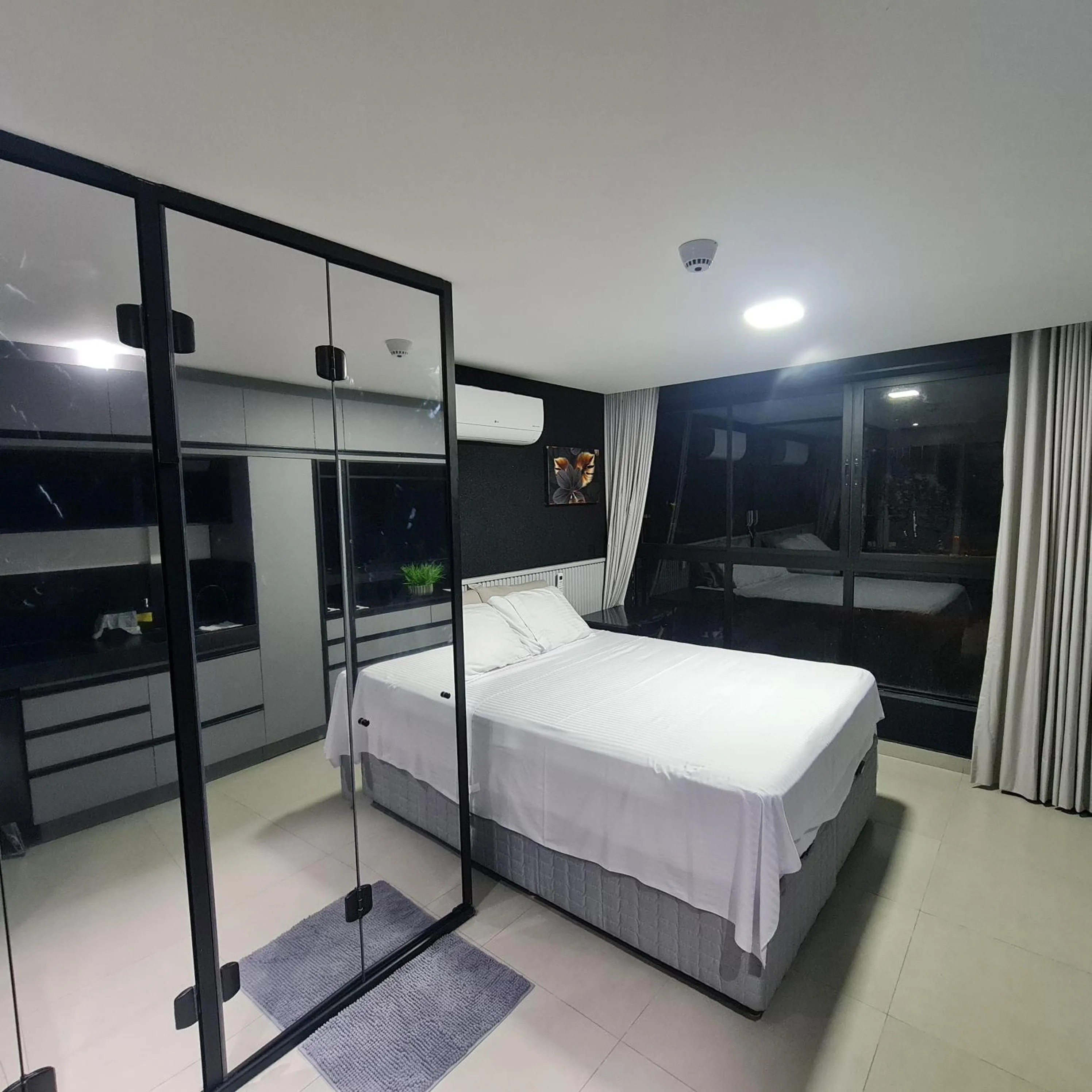 Bedroom, Bed in Lindo Flat no Jardim Oceania - Get One