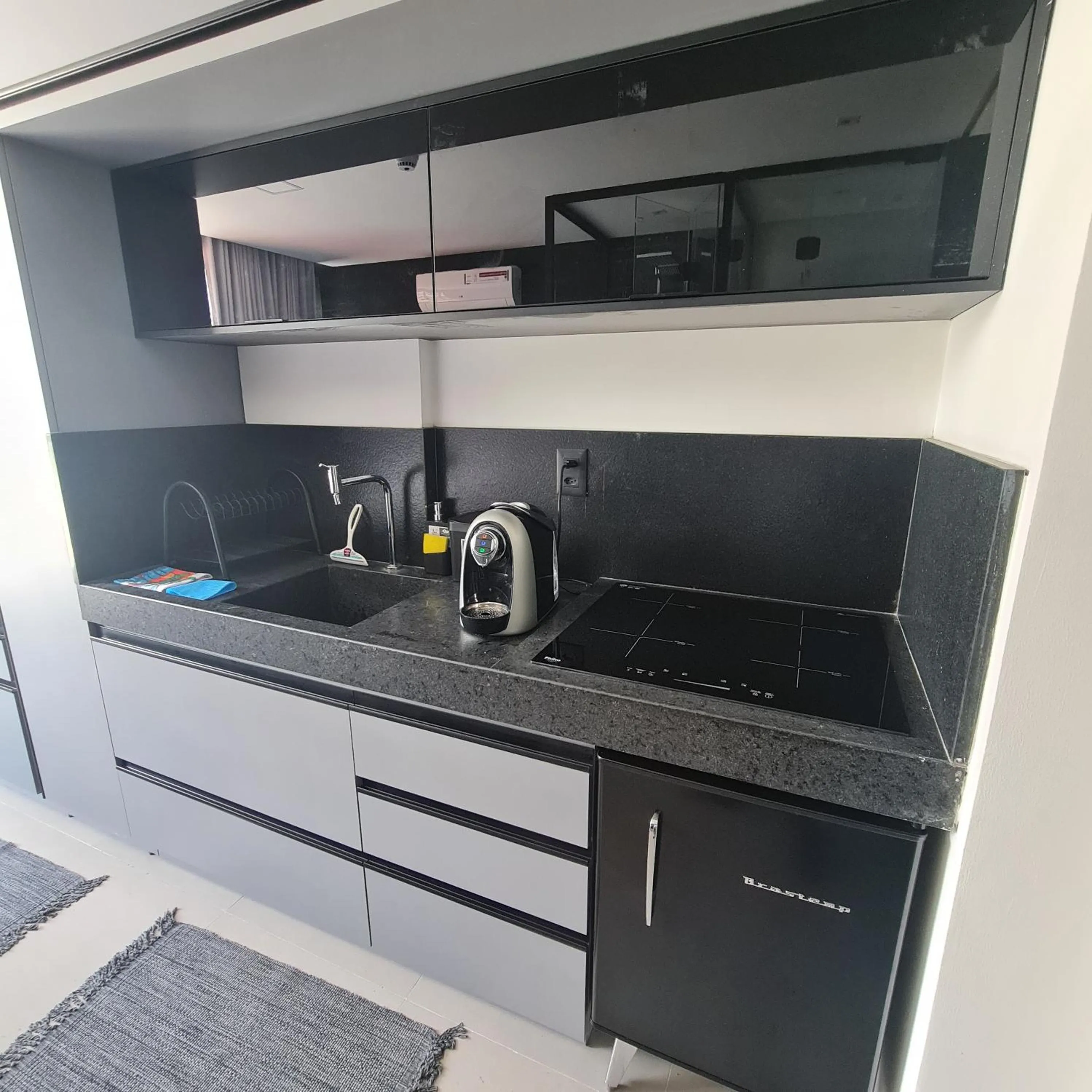 Kitchen or kitchenette in Lindo Flat no Jardim Oceania - Get One