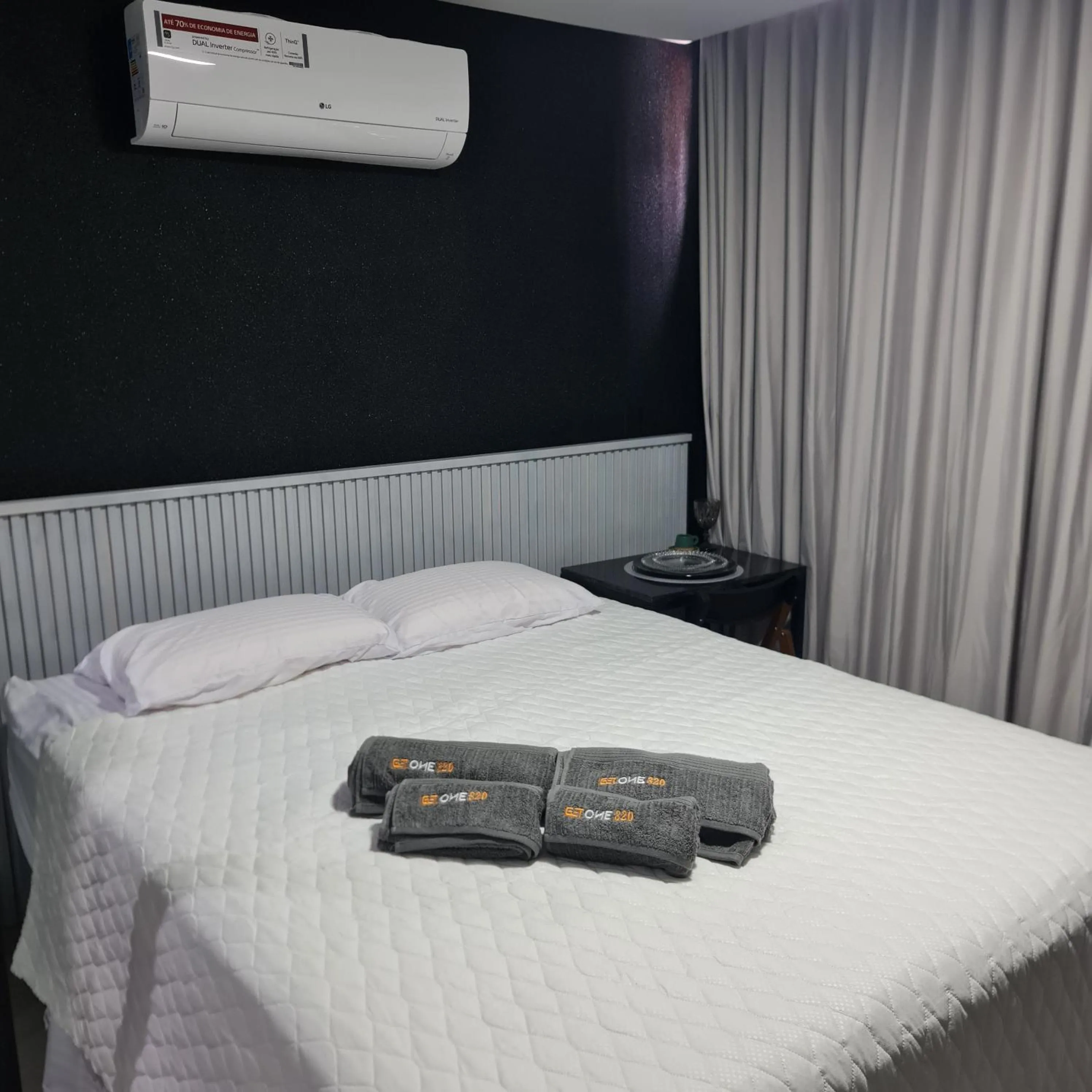 Bedroom, Bed in Lindo Flat no Jardim Oceania - Get One