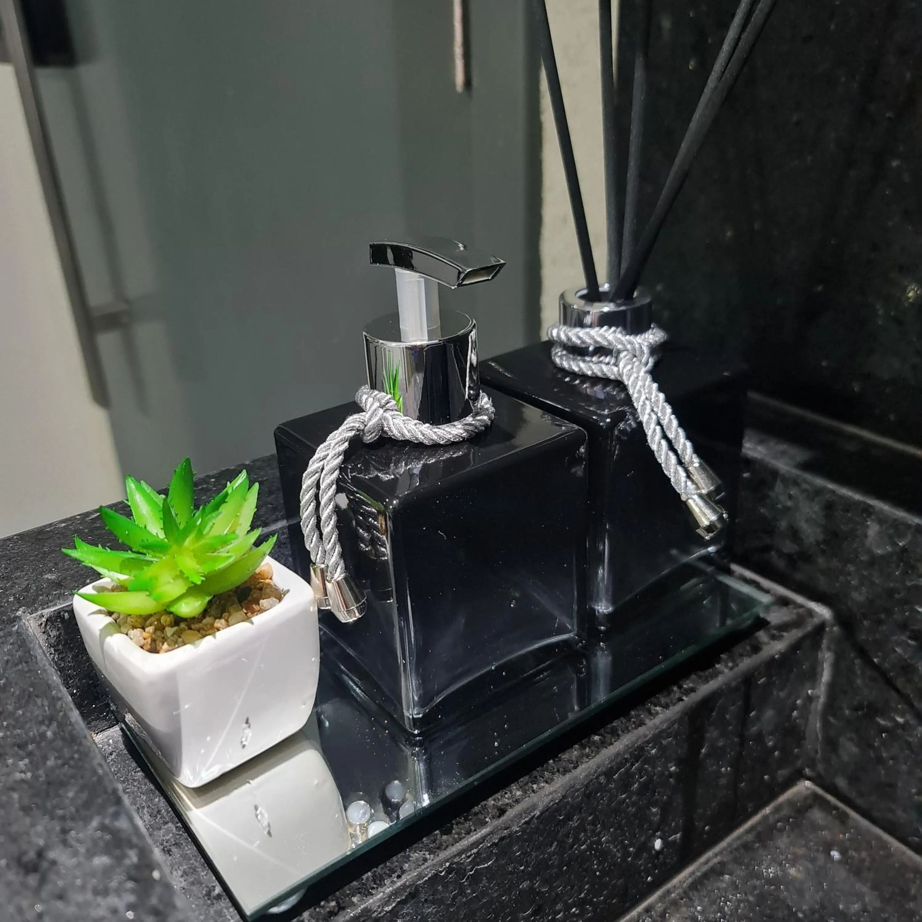 Bathroom in Lindo Flat no Jardim Oceania - Get One