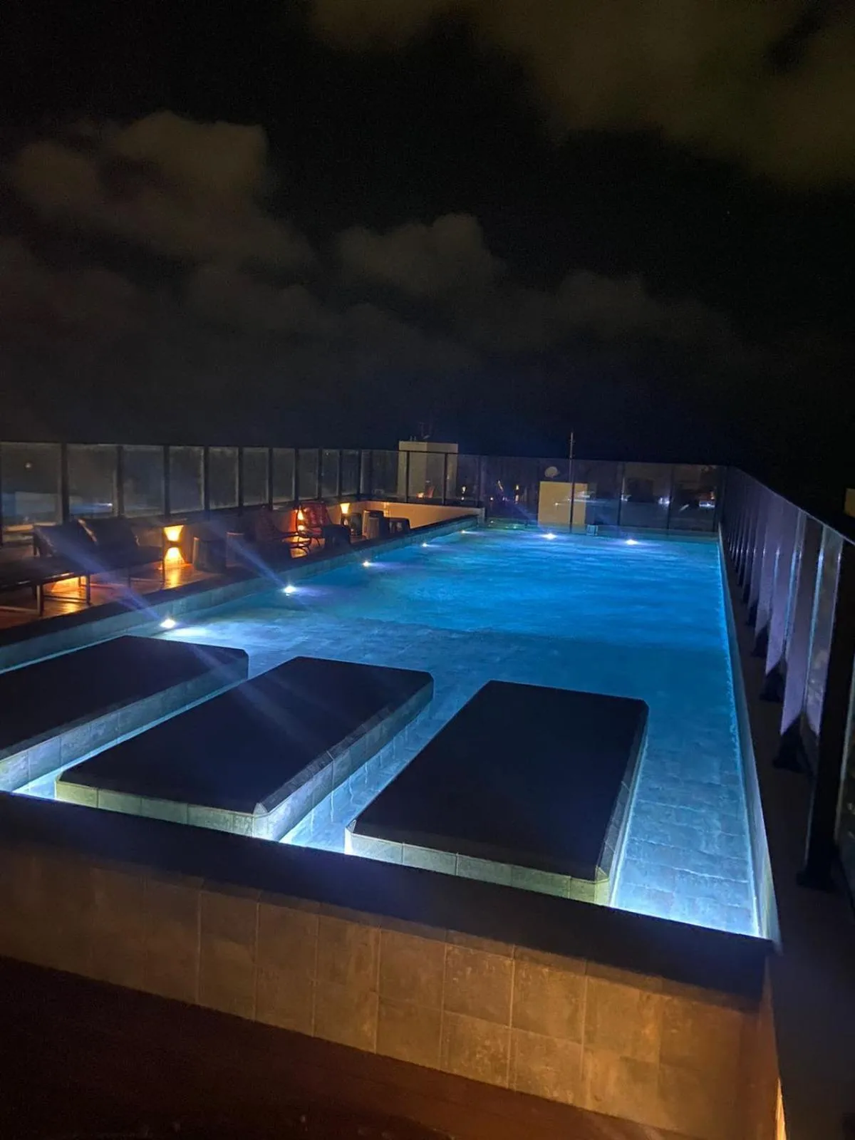 Swimming pool in Lindo Flat no Jardim Oceania - Get One