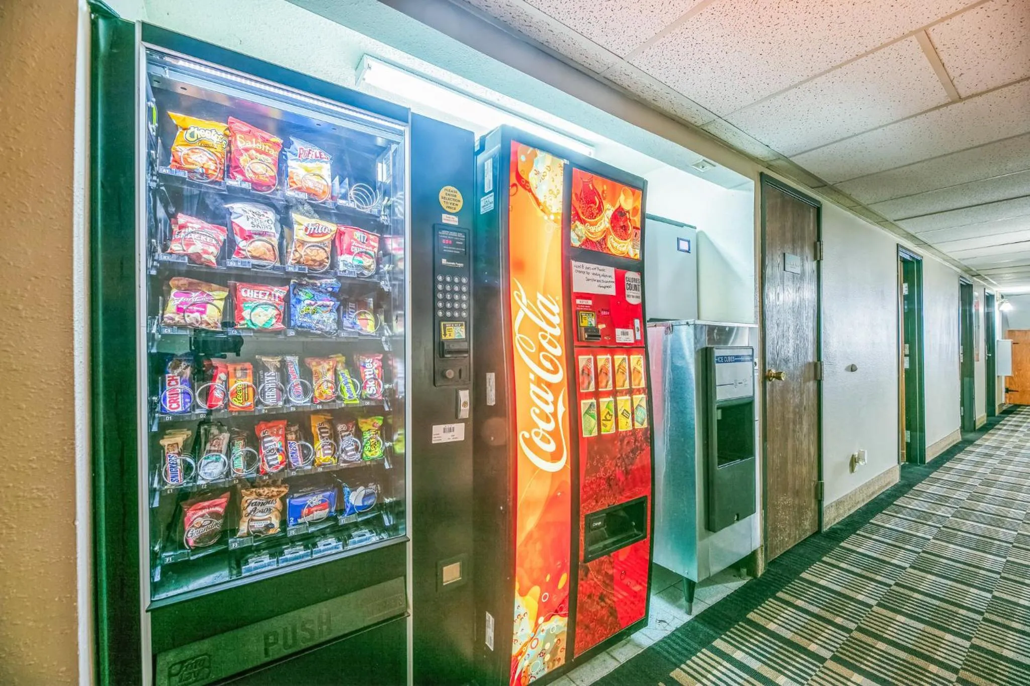 vending machine in Hotel 8