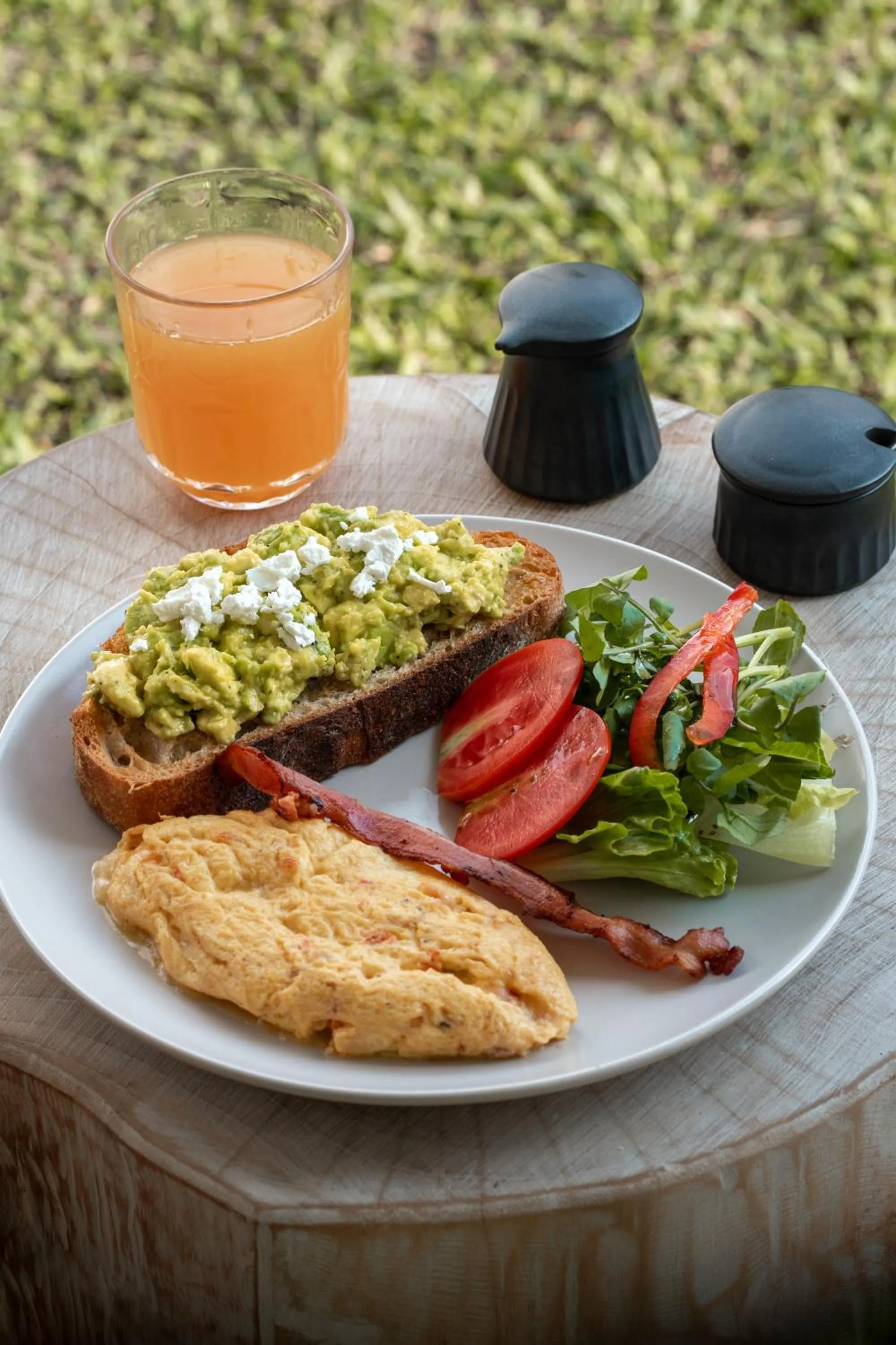 Restaurant/places to eat in Chic stay HANA Boutique hotel xxxx Possible noise from the construction next to our property