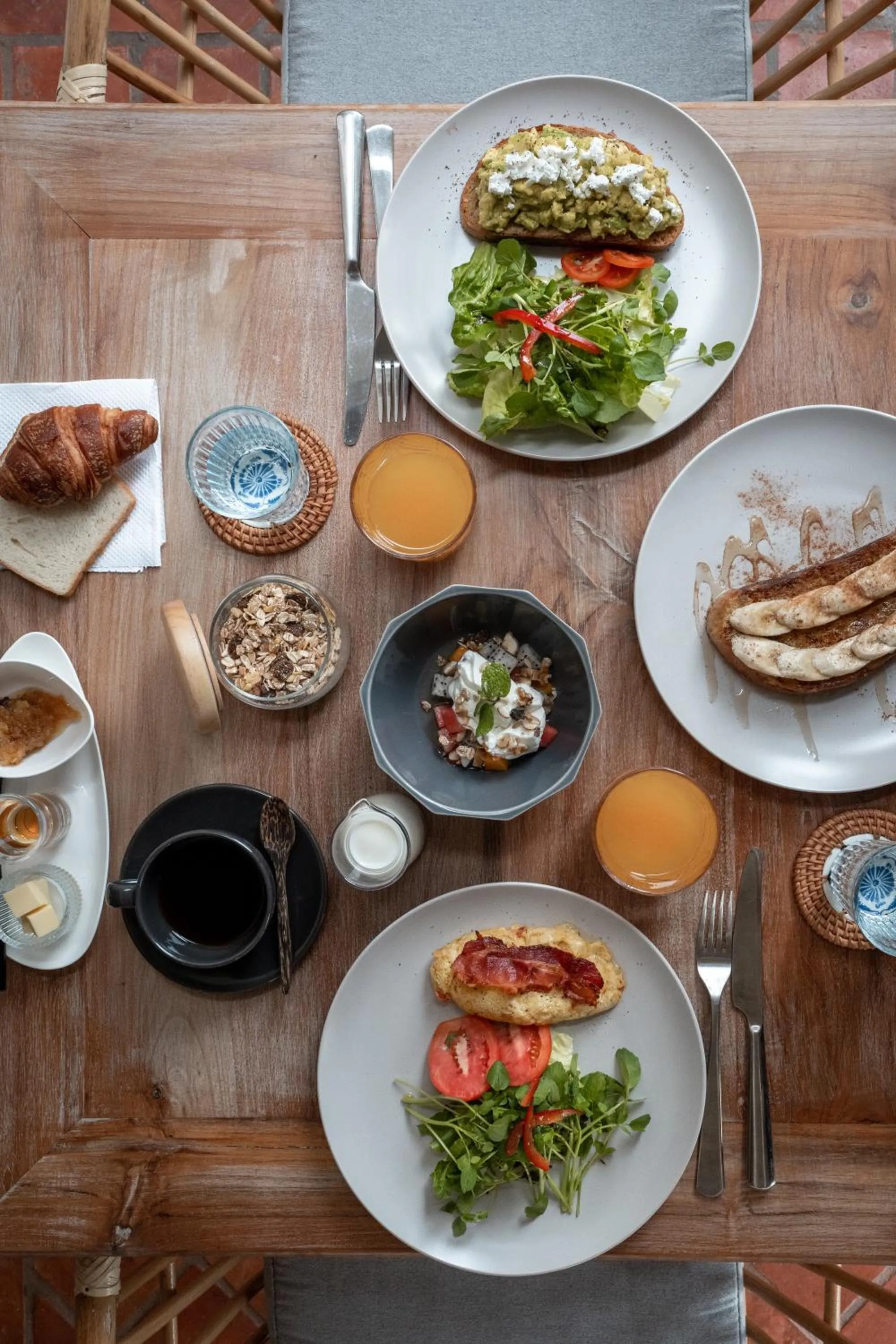 Restaurant/places to eat in Chic stay HANA Boutique hotel xxxx Possible noise from the construction next to our property