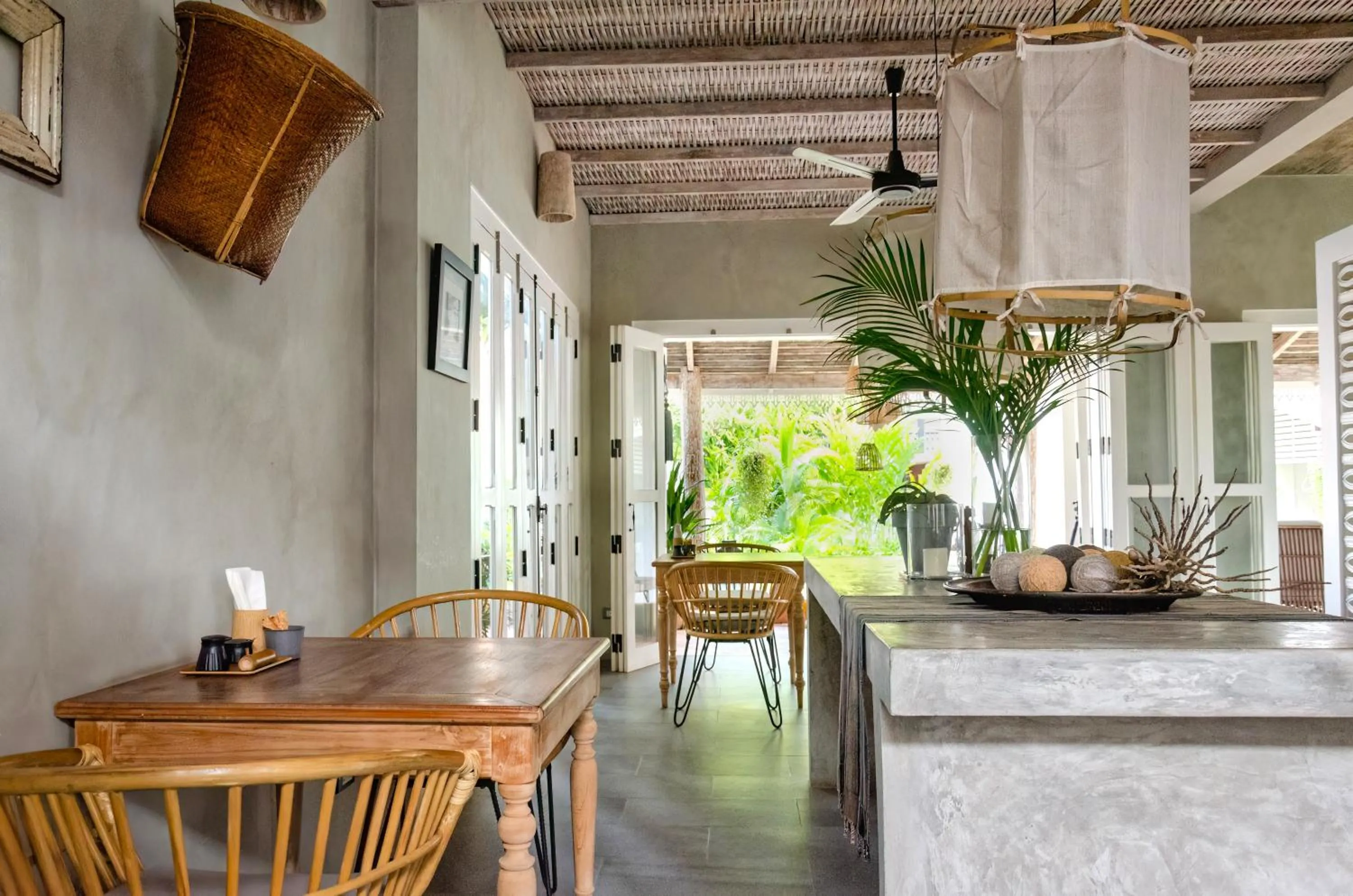 Restaurant/places to eat in Chic stay HANA Boutique hotel xxxx Possible noise from the construction next to our property