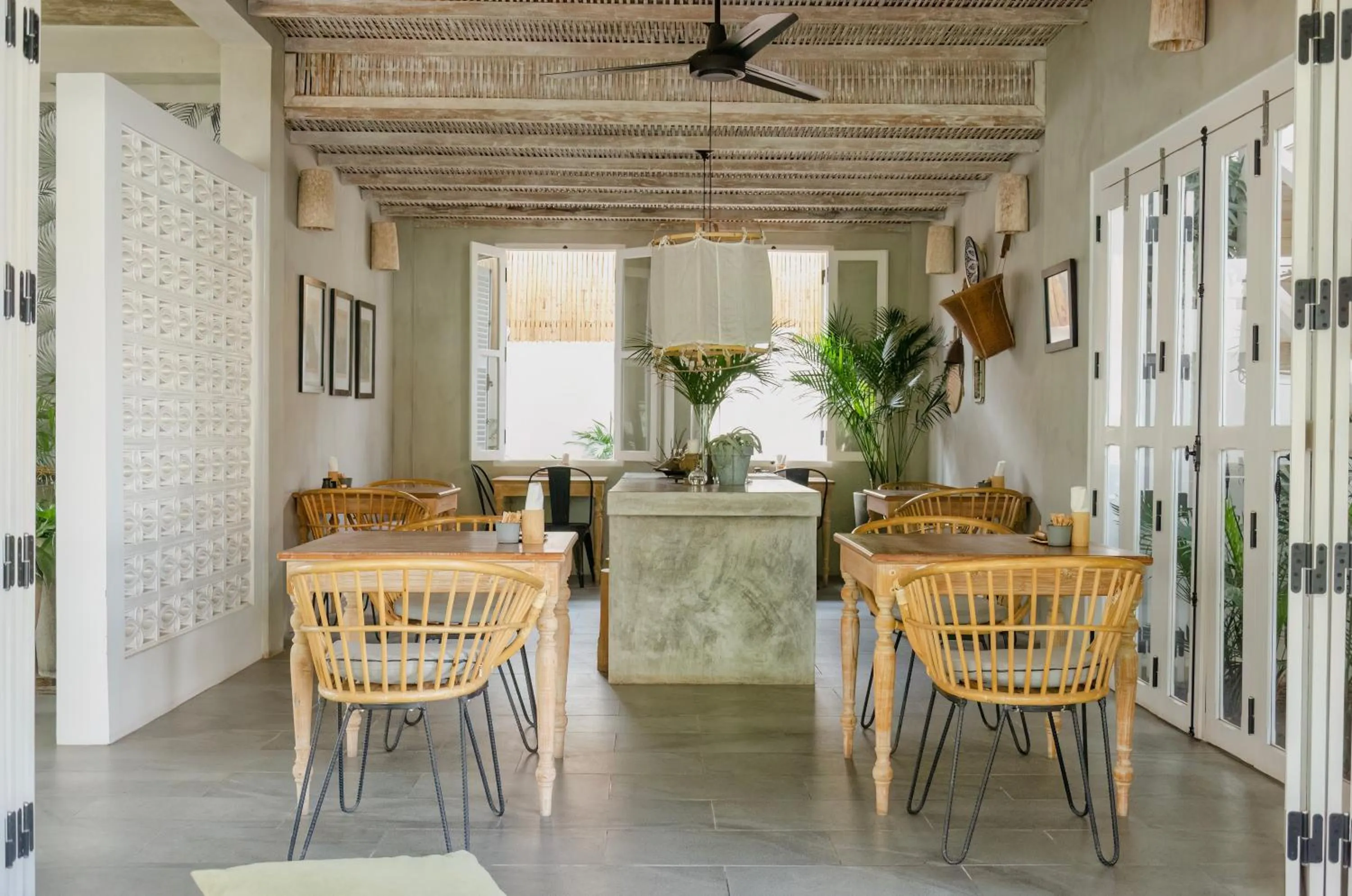 Restaurant/places to eat in Chic stay HANA Boutique hotel xxxx Possible noise from the construction next to our property