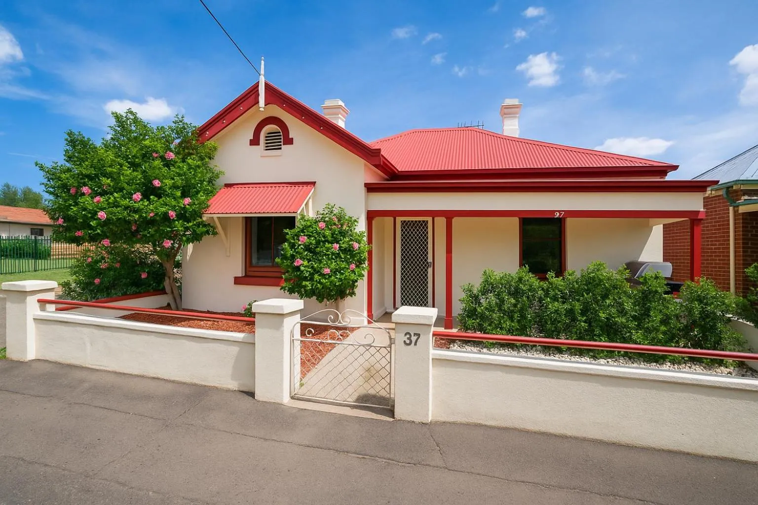 MèRose Place - Cottage on George