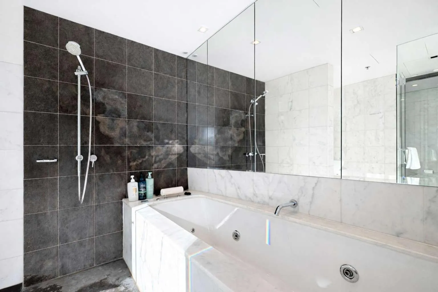 Grand St Kilda 2-story Sub-Penthouse