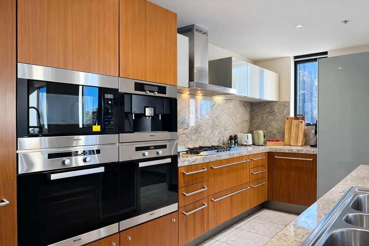 Grand St Kilda 2-story Sub-Penthouse