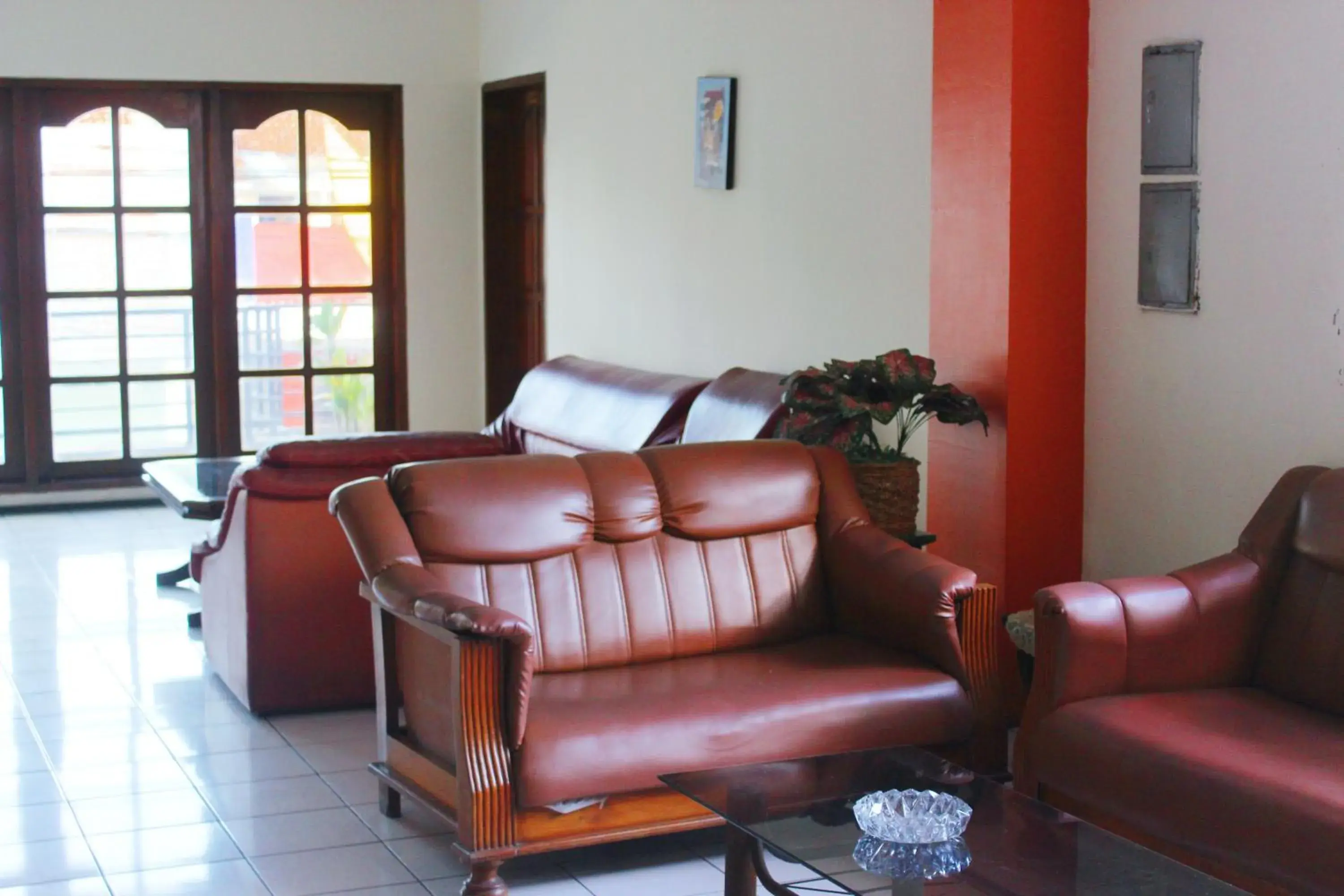 Living room, Seating Area in OYO 206 Hotel Candra Kirana
