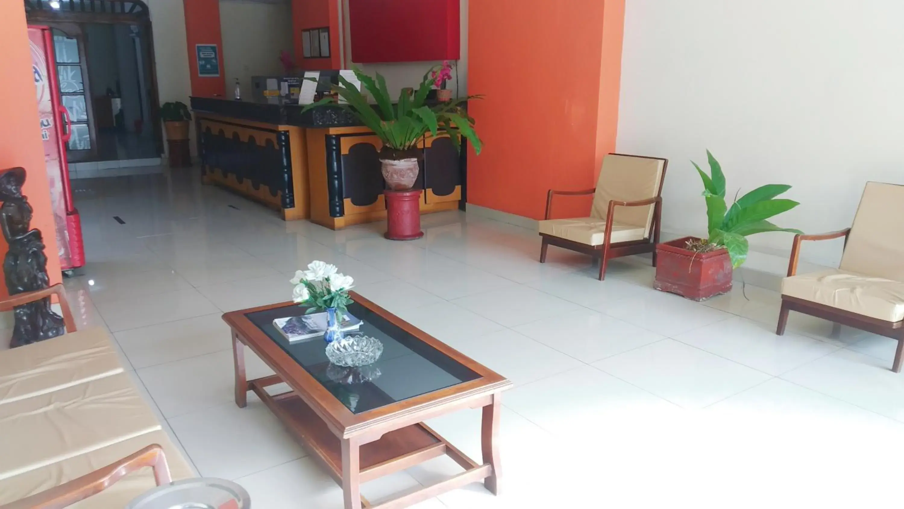 Lobby or reception in OYO 206 Hotel Candra Kirana