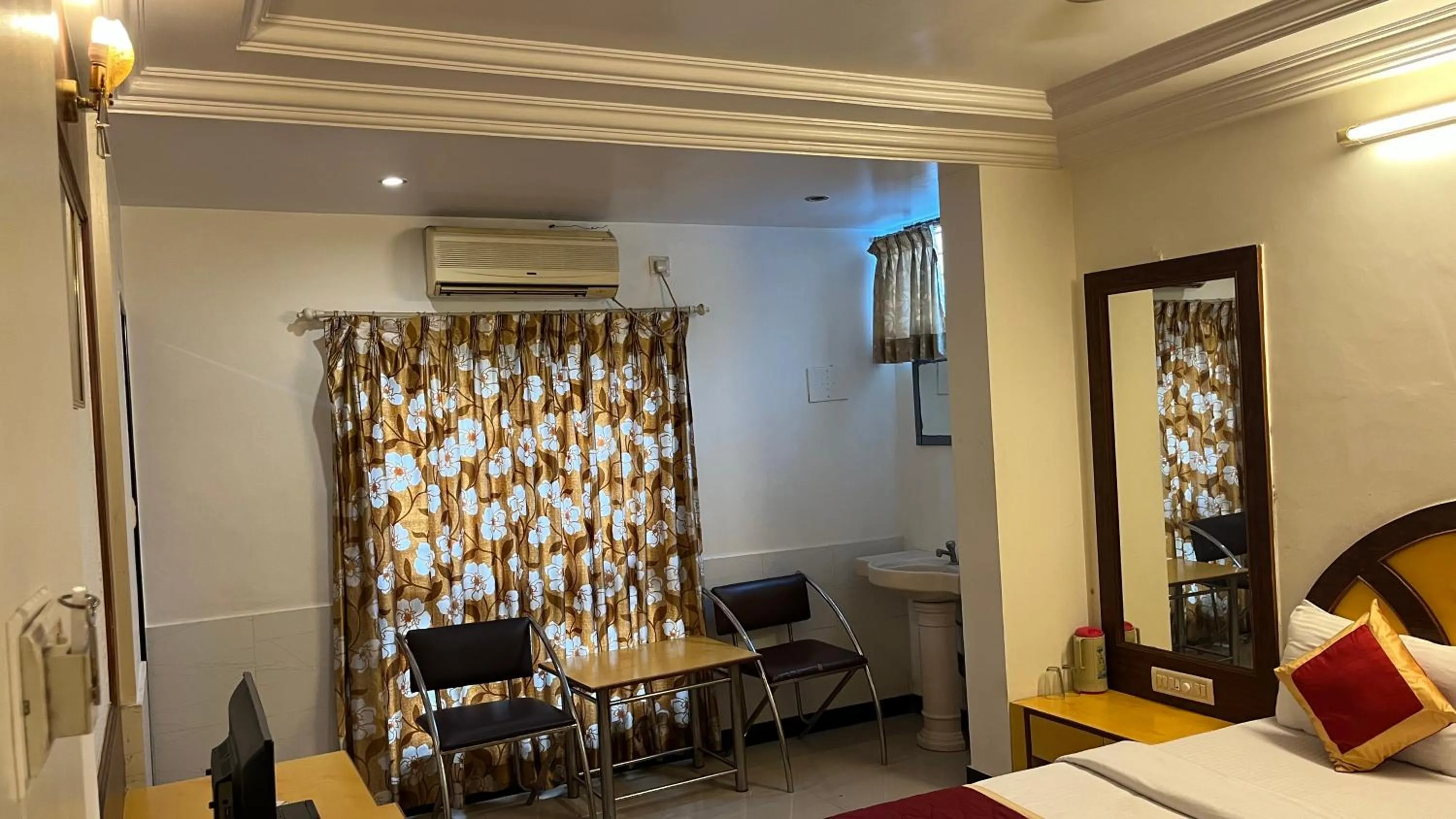 Bedroom, Bed in Ganga Sagar Hotel