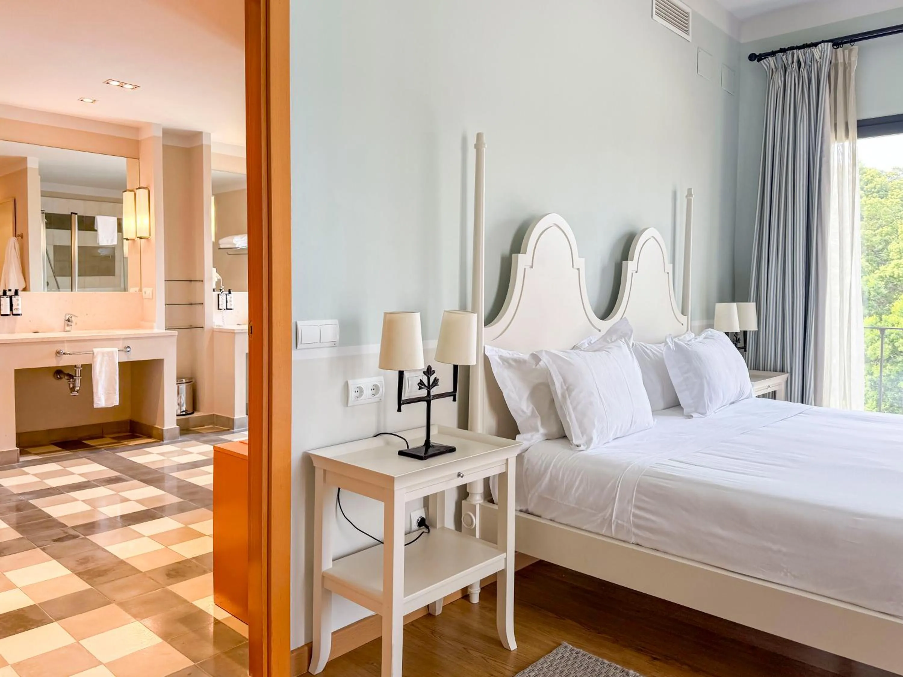 Bed in Hacienda El Alcornocal