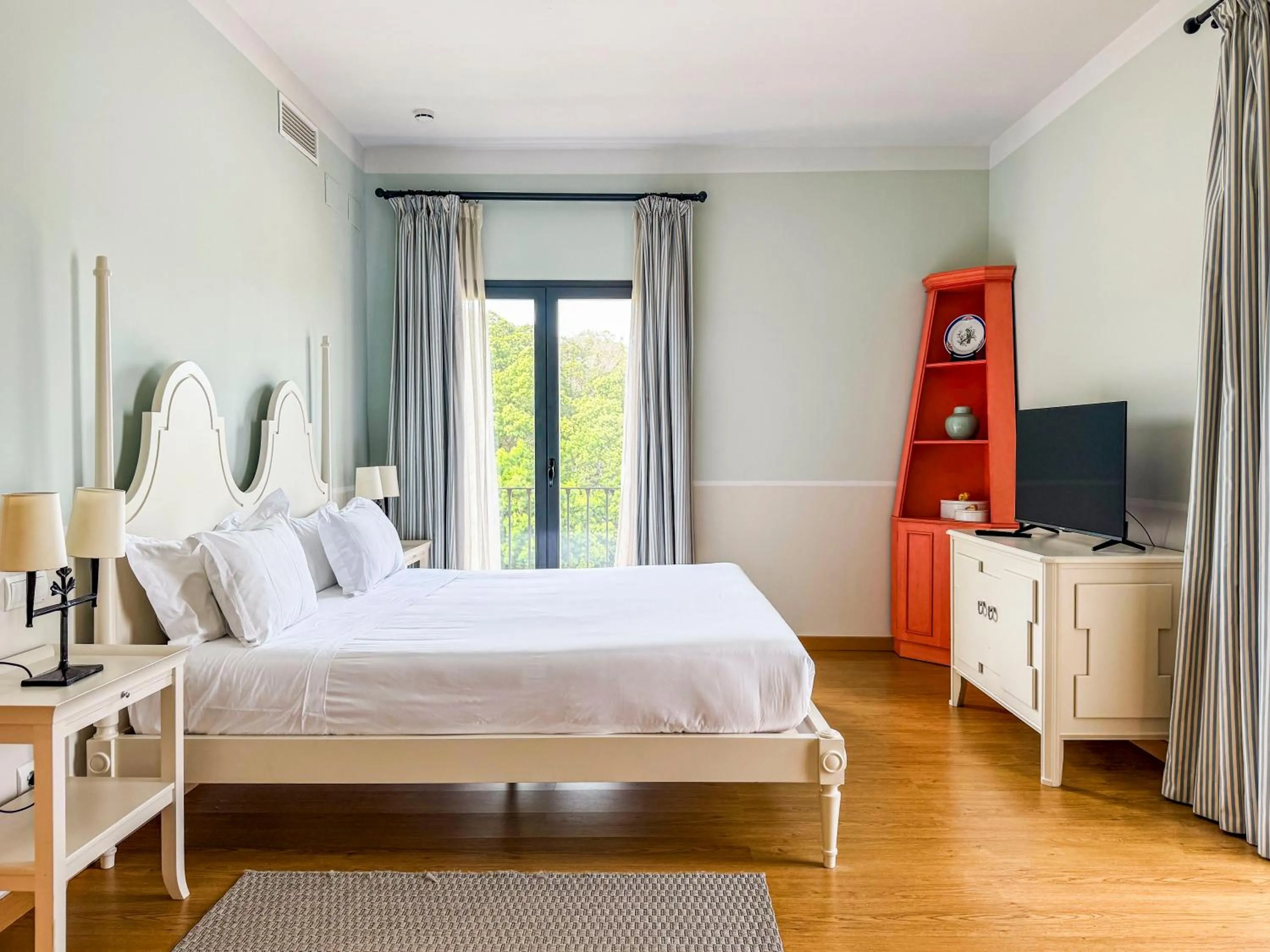 Photo of the whole room in Hacienda El Alcornocal