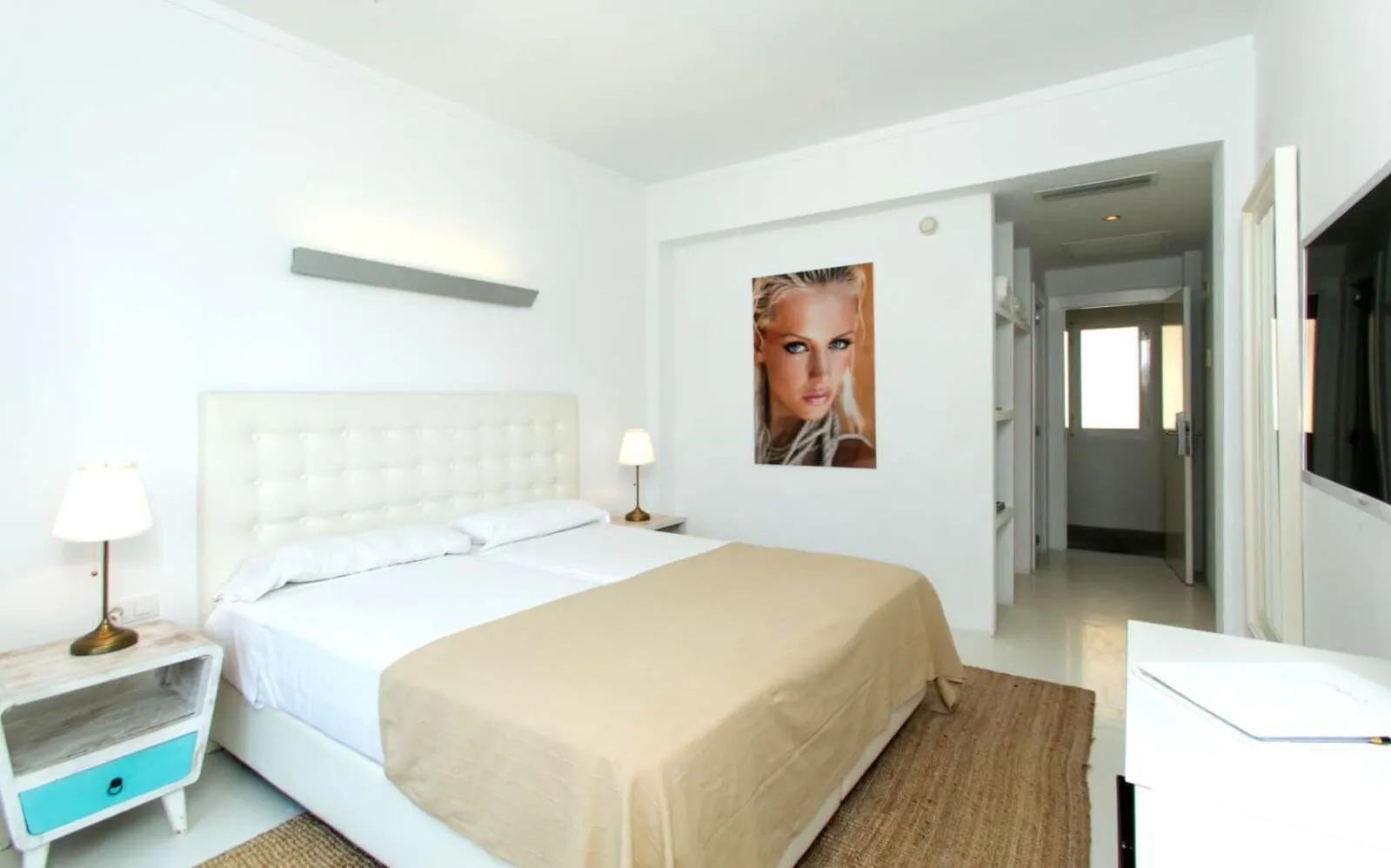 Photo of the whole room, Bed in Hotel Zhero