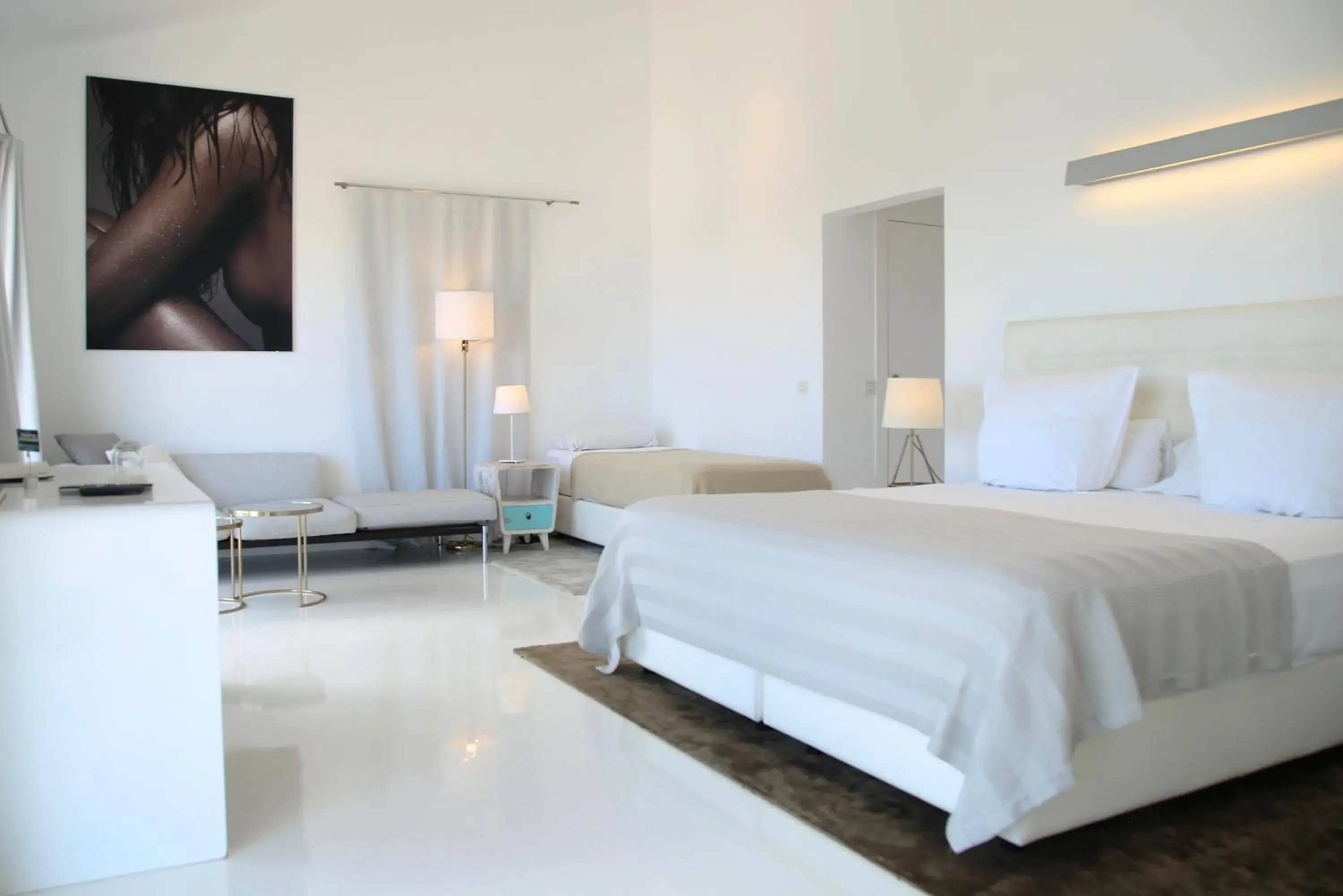 Photo of the whole room, Bed in Hotel Zhero Photo of the whole room, Bed in Hotel Zhero