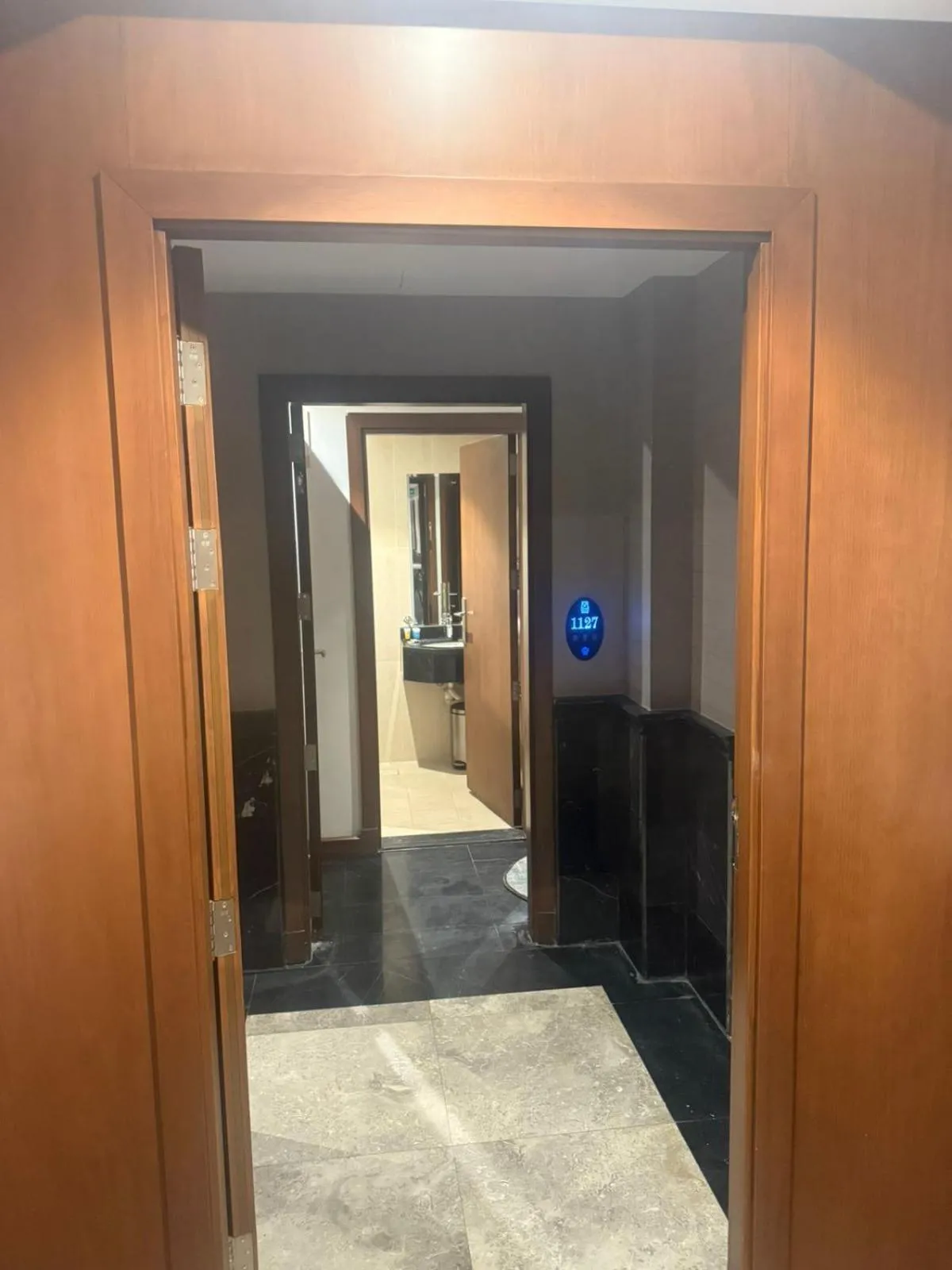 Manazel Al Zaireen Hotel