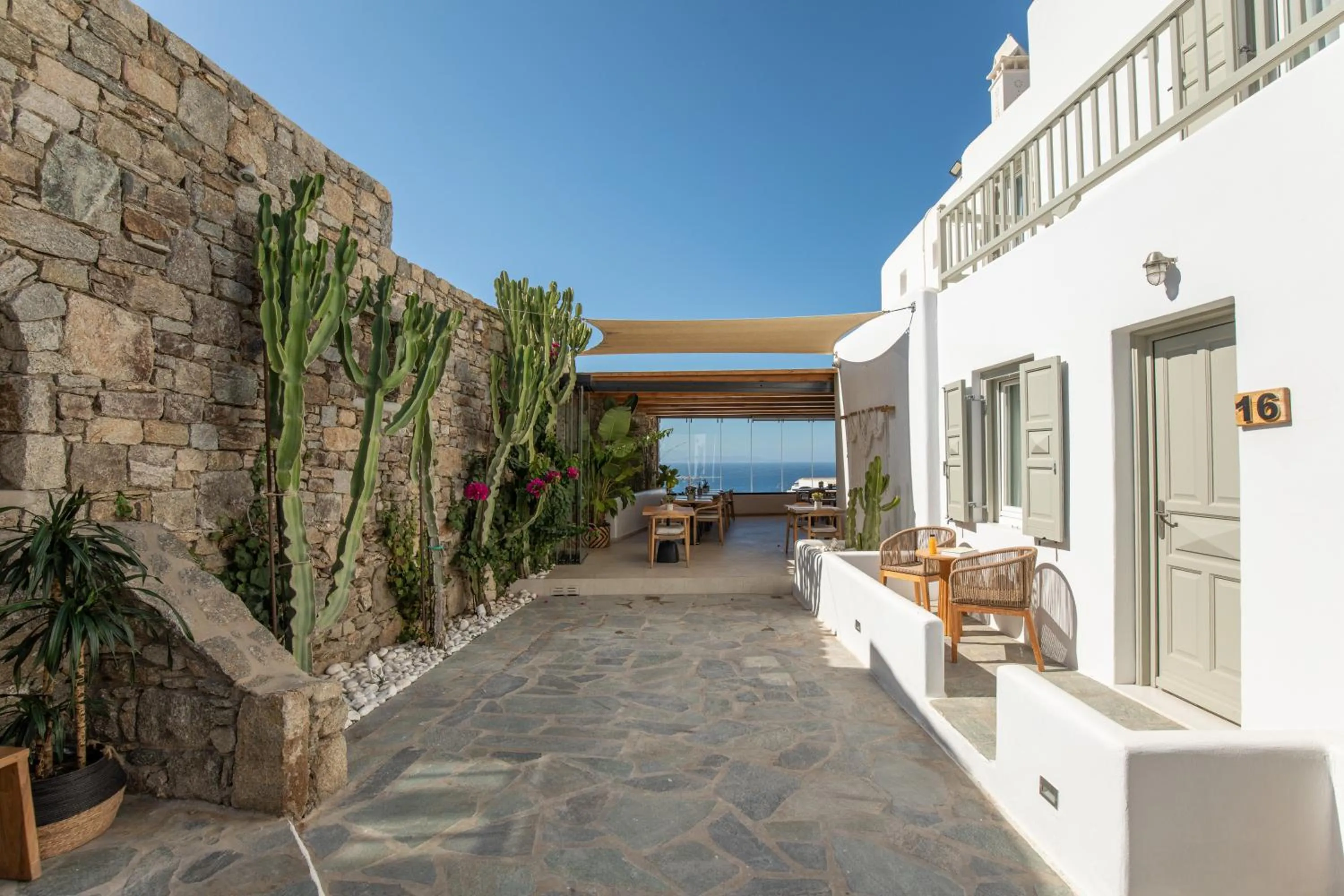 Restaurant/places to eat in Damianos Mykonos Hotel