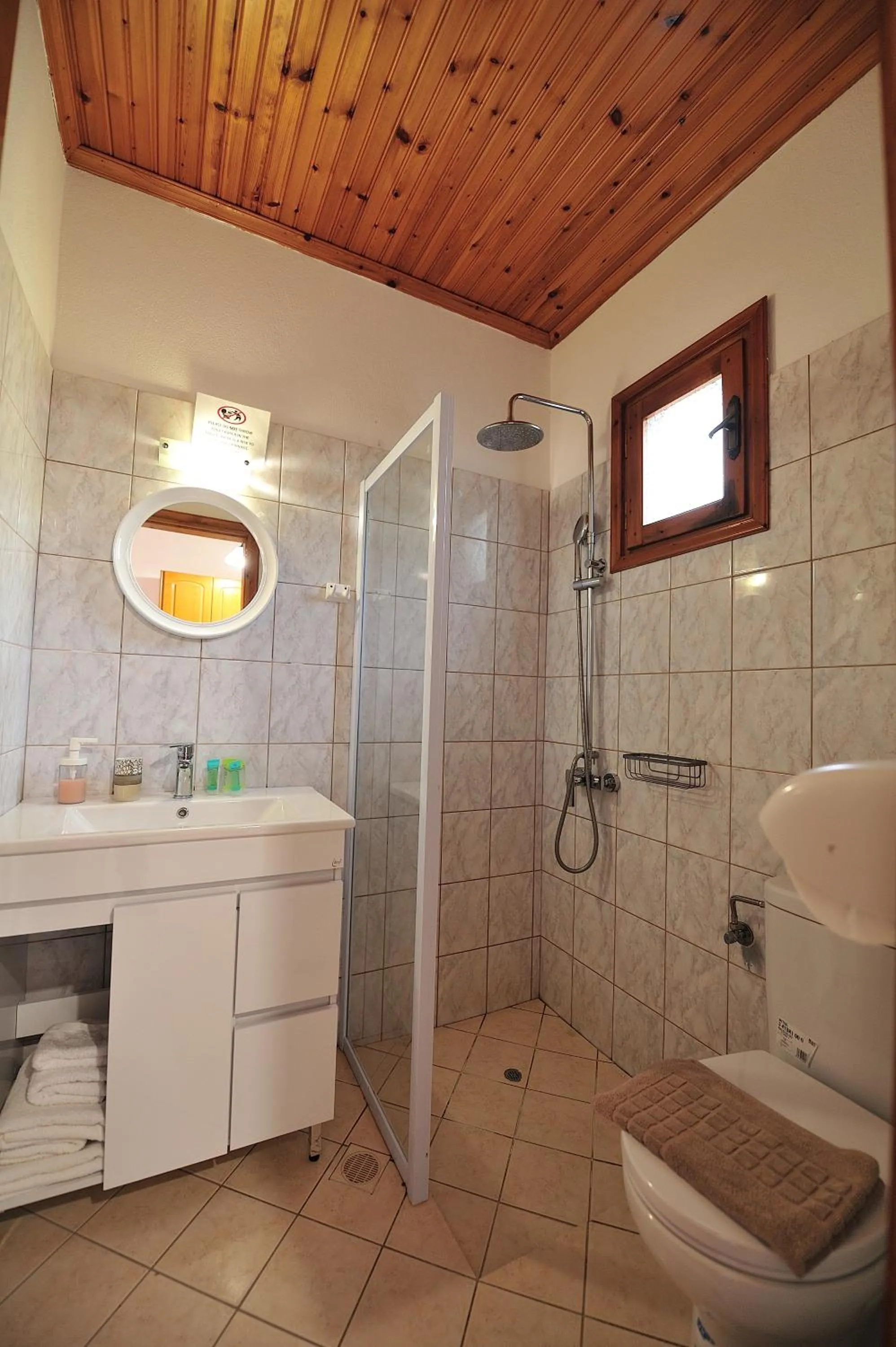 Bathroom in Vista Mare Skiathos