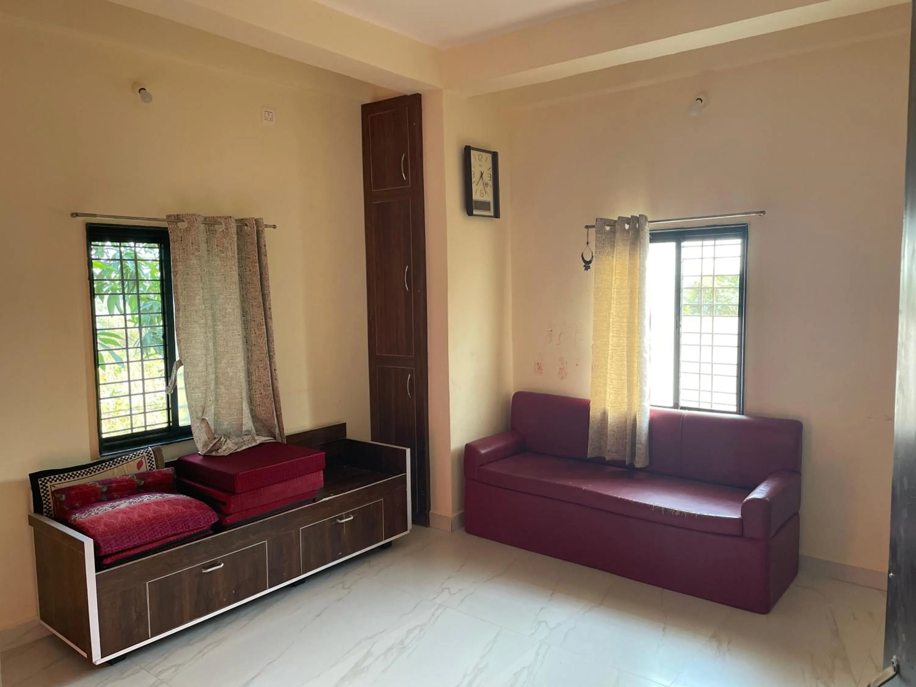 Living room, Bed in Mango Mist Farm Stay