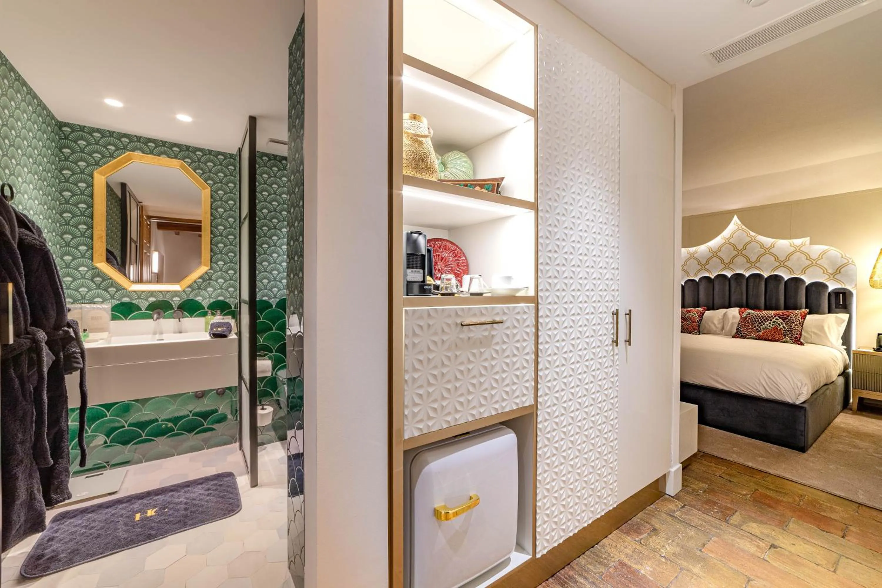 Bed in Hotel Claude Marbella