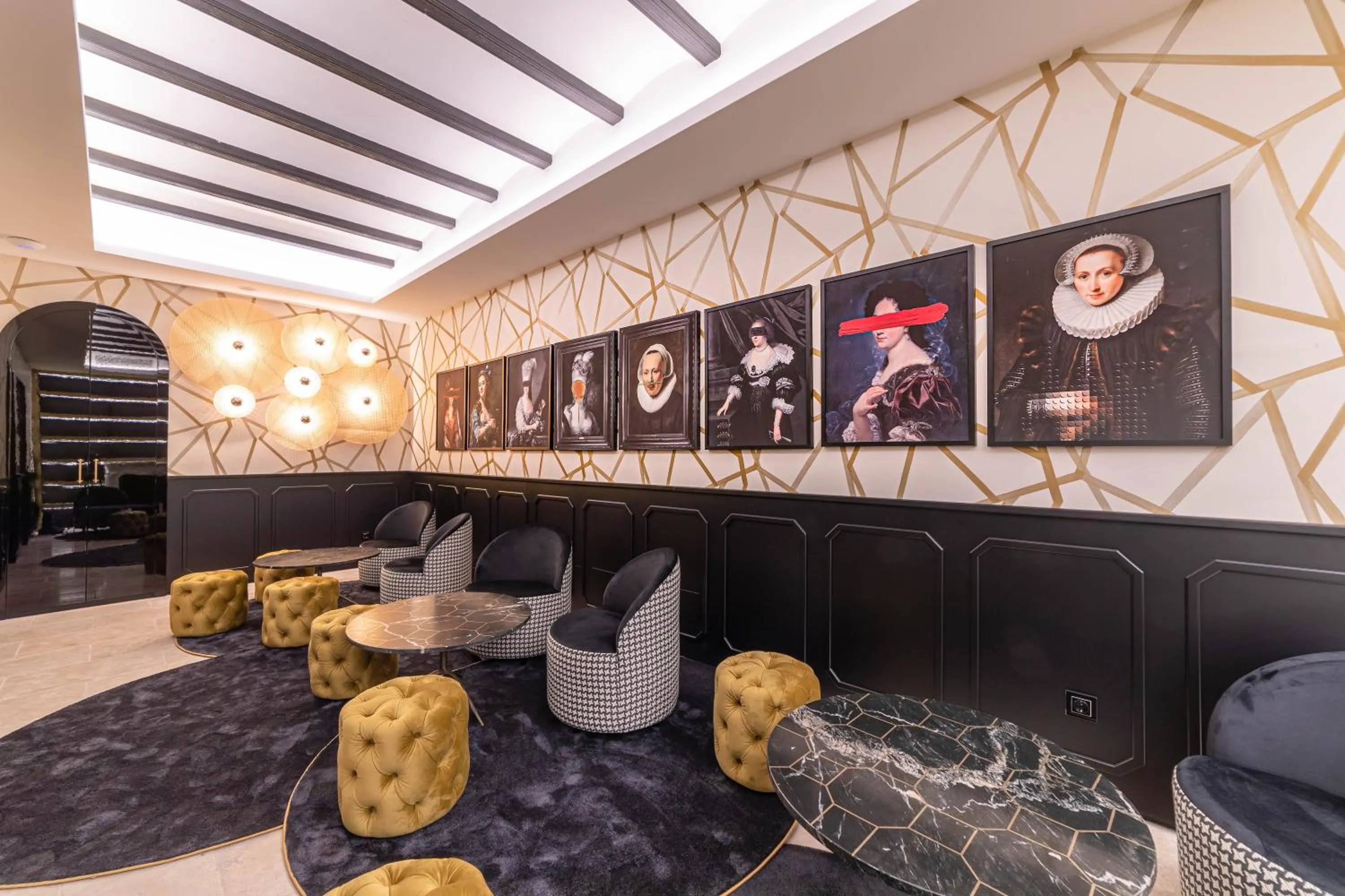 Library in Hotel Claude Marbella