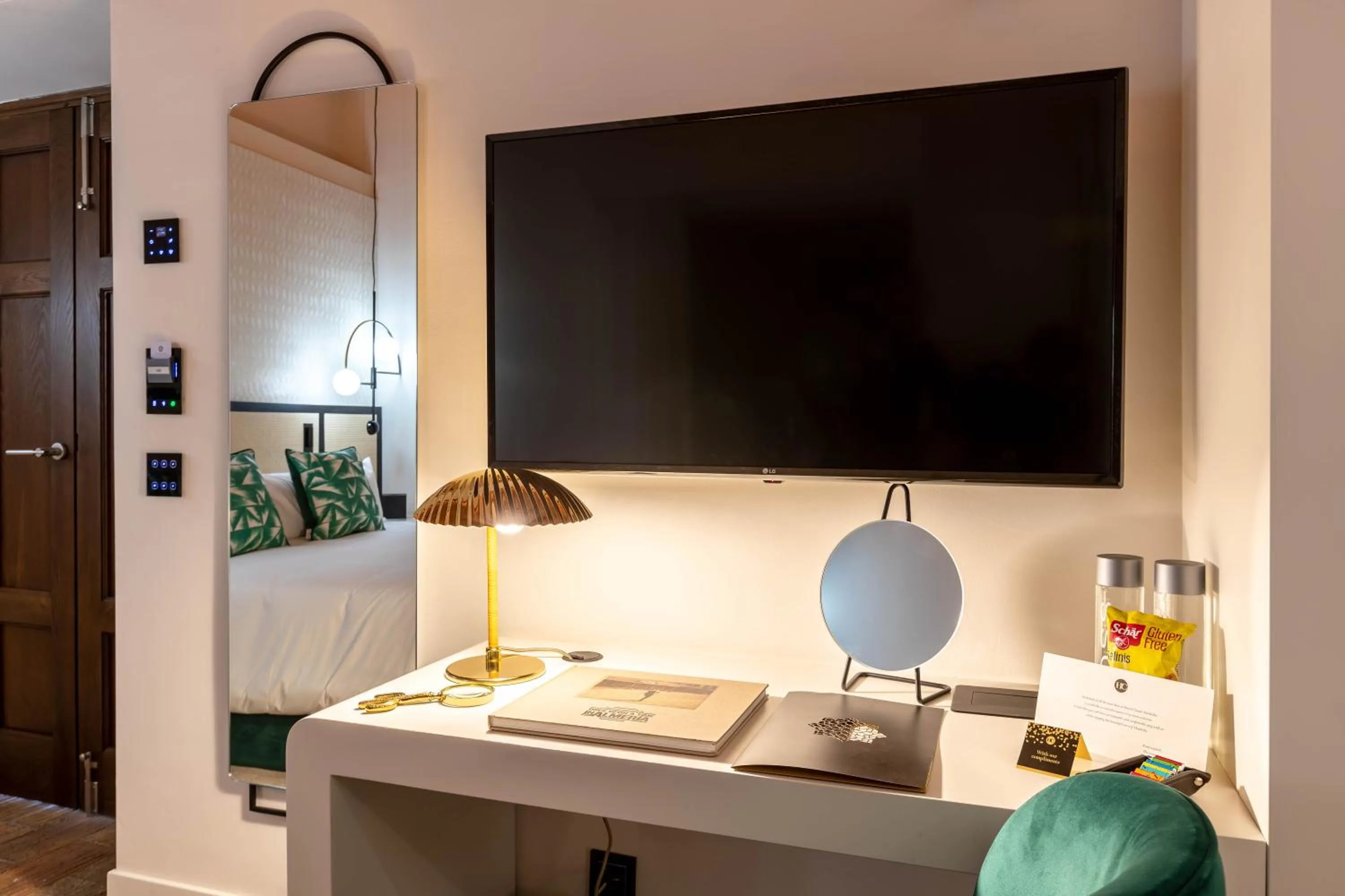 TV and multimedia in Hotel Claude Marbella
