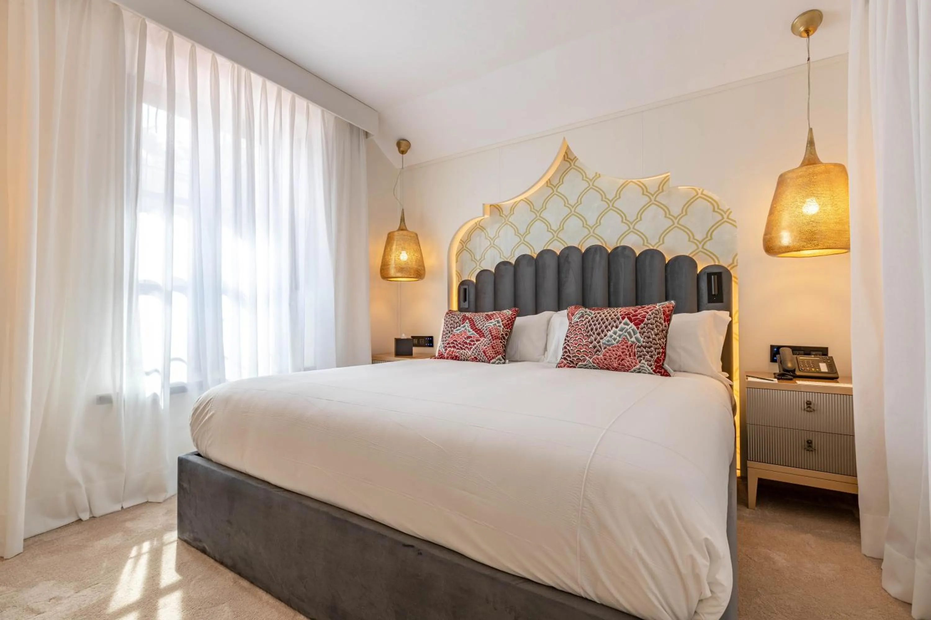 Bed in Hotel Claude Marbella
