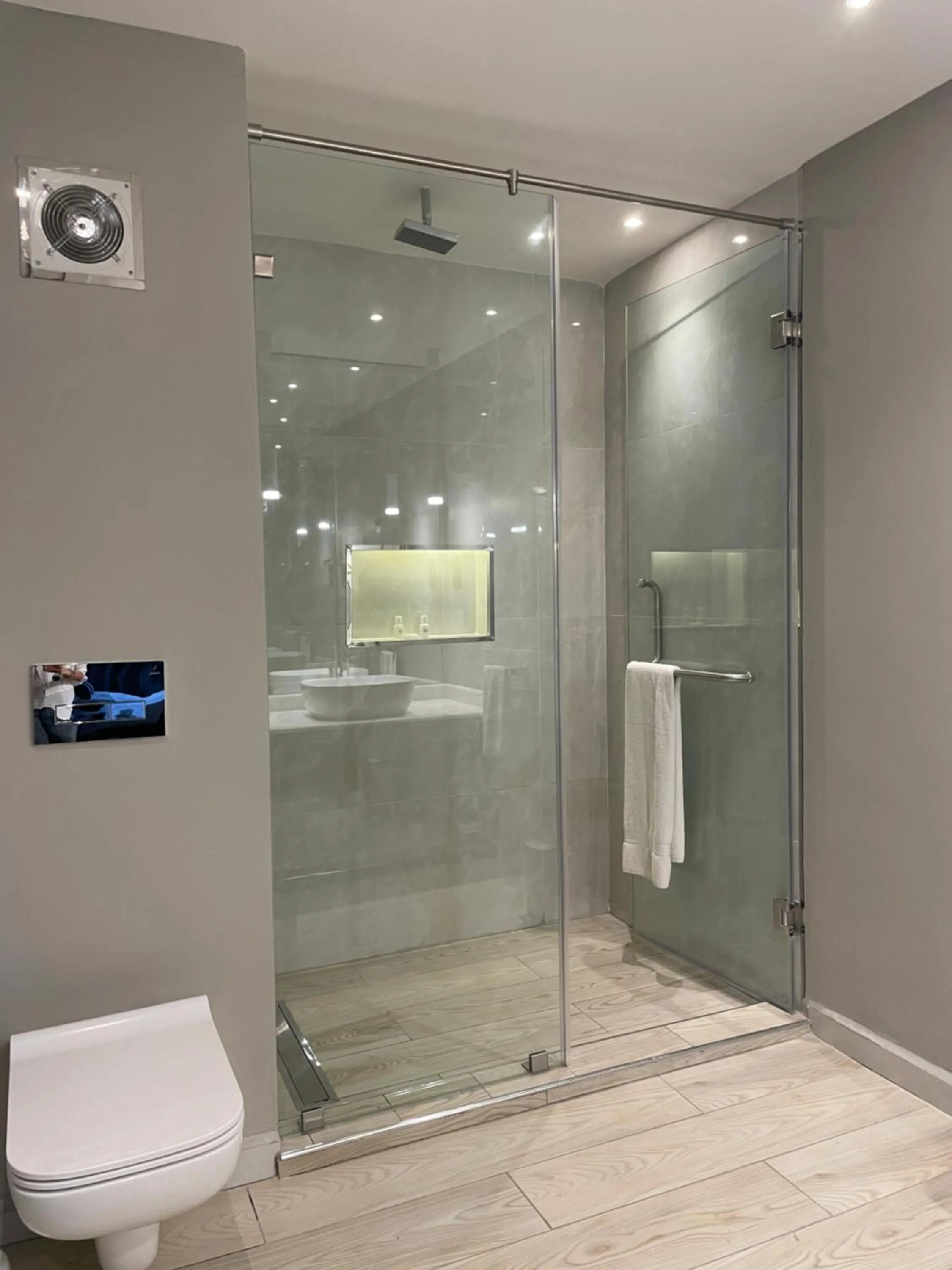 Bathroom in Meilin International Hotel