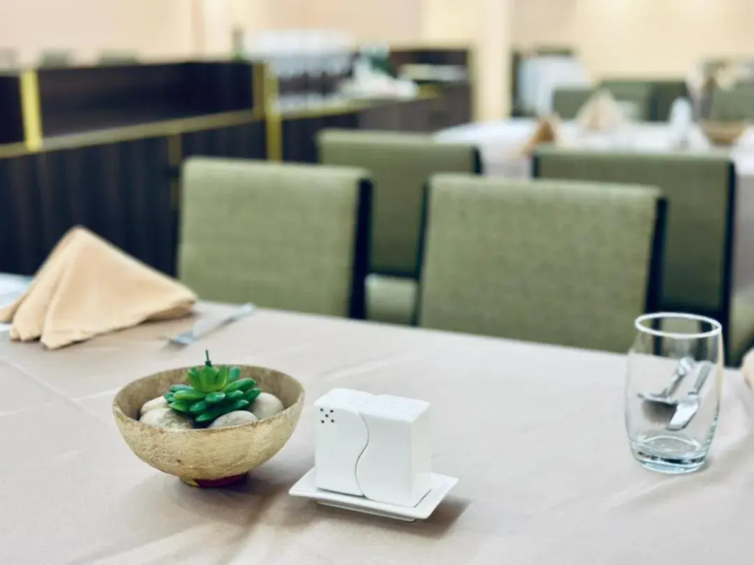 Restaurant/places to eat in Meilin International Hotel Restaurant/places to eat in Meilin International Hotel