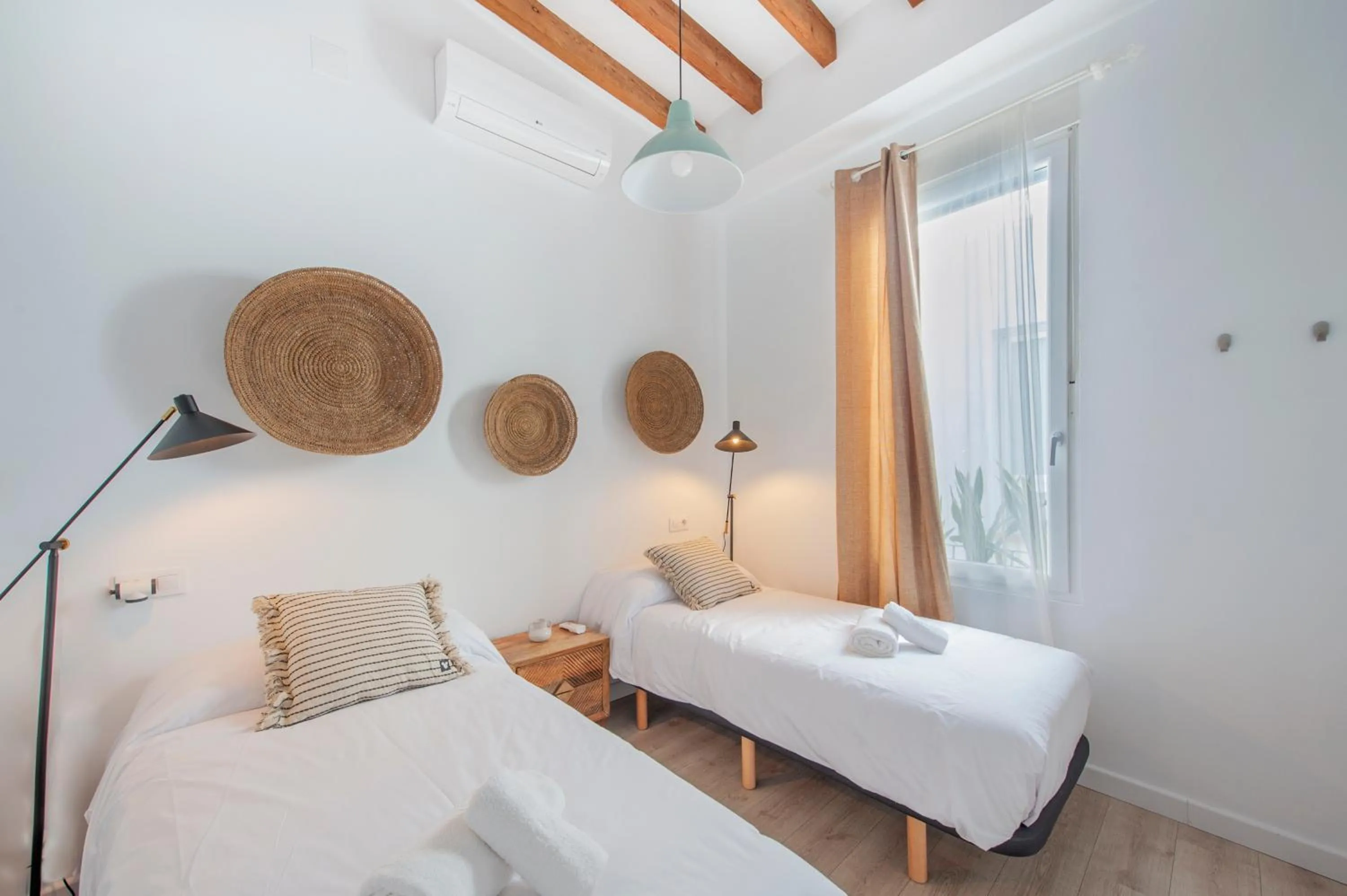 Casa Valentina II: Confort y Luz en Sevilla Centro