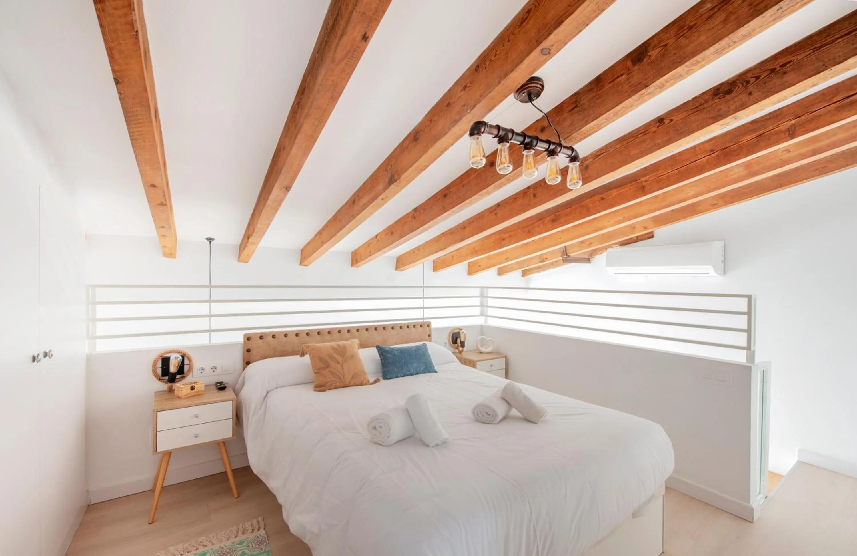 Casa Valentina II: Confort y Luz en Sevilla Centro
