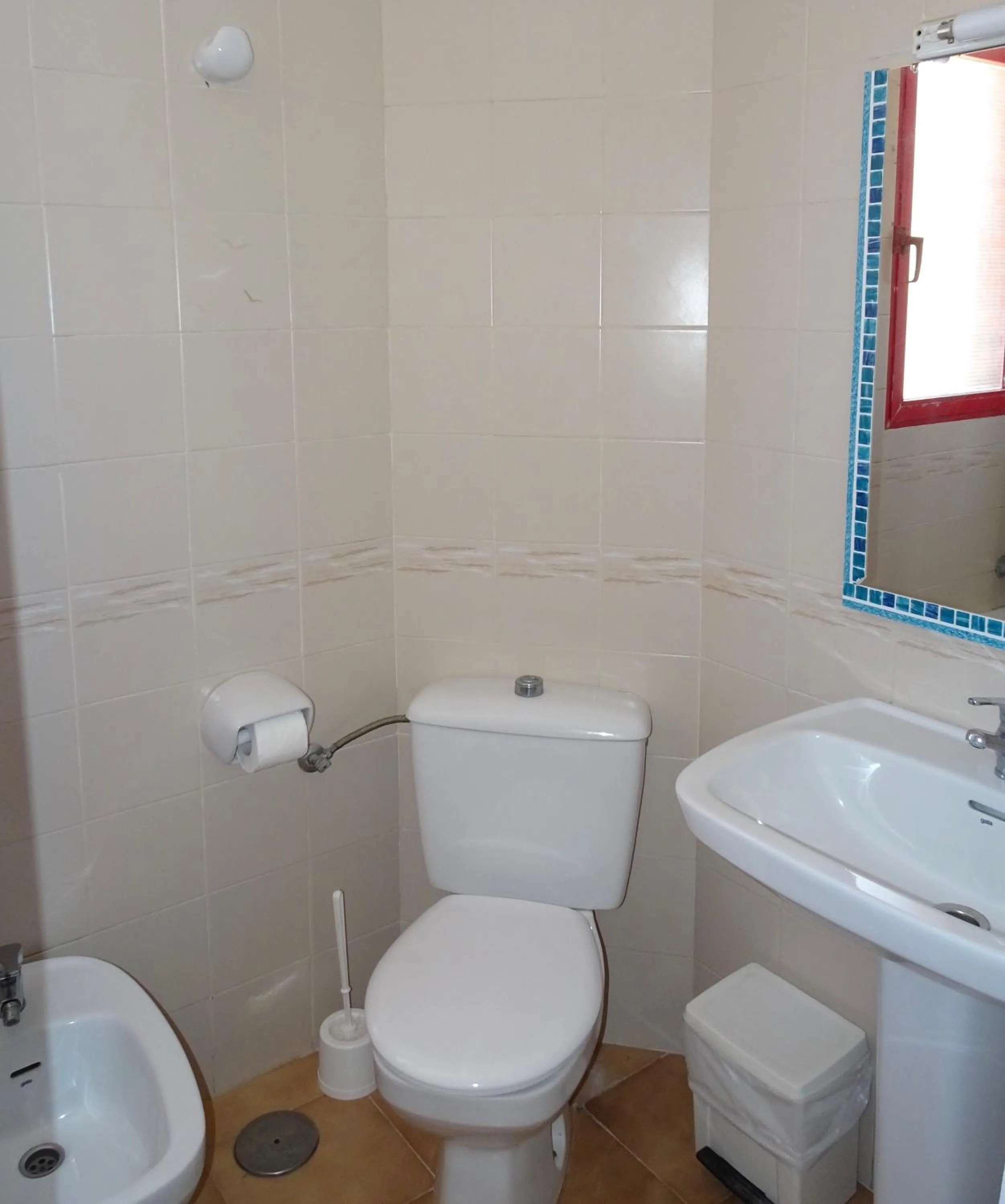 Shower in Evamar Apartments