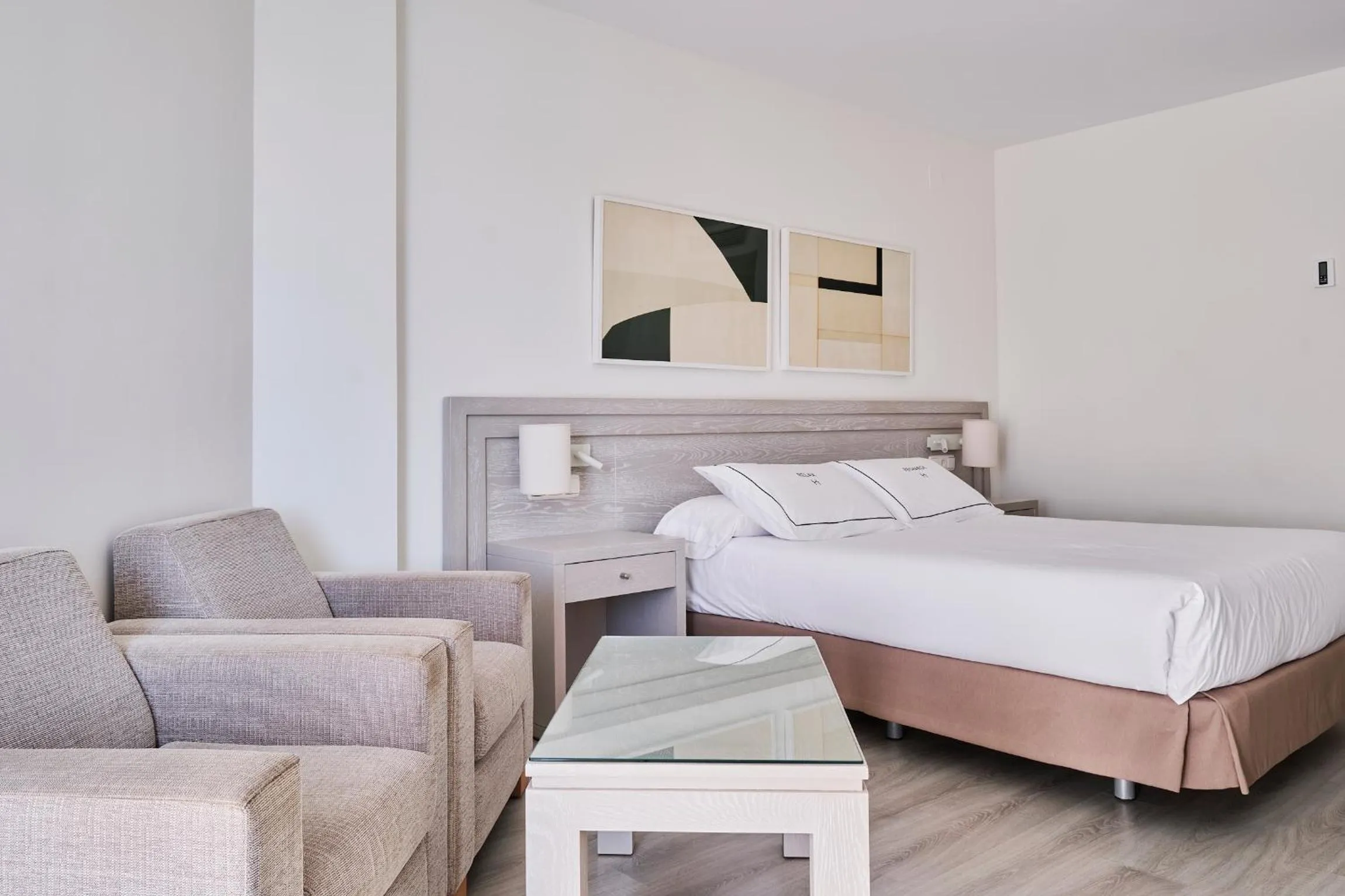 Bed in Hotel Helios Costa Tropical