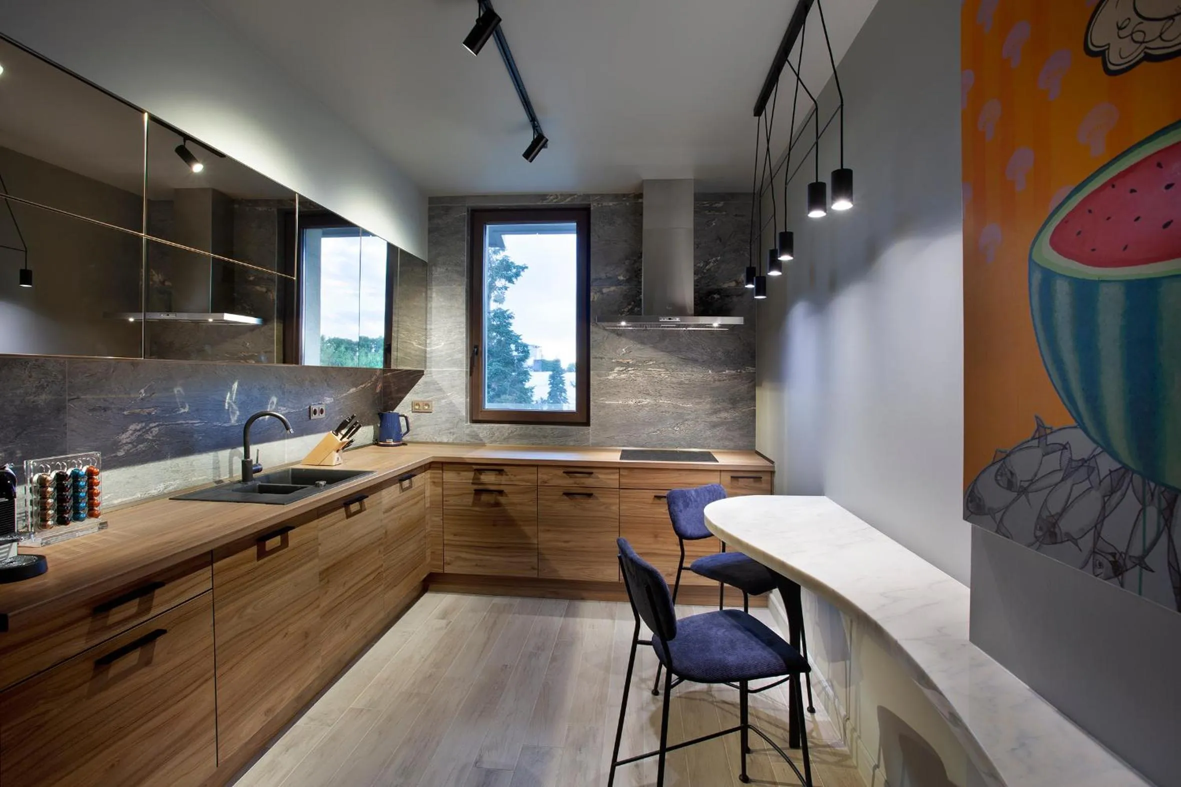 Coffee/tea facilities in Room 12