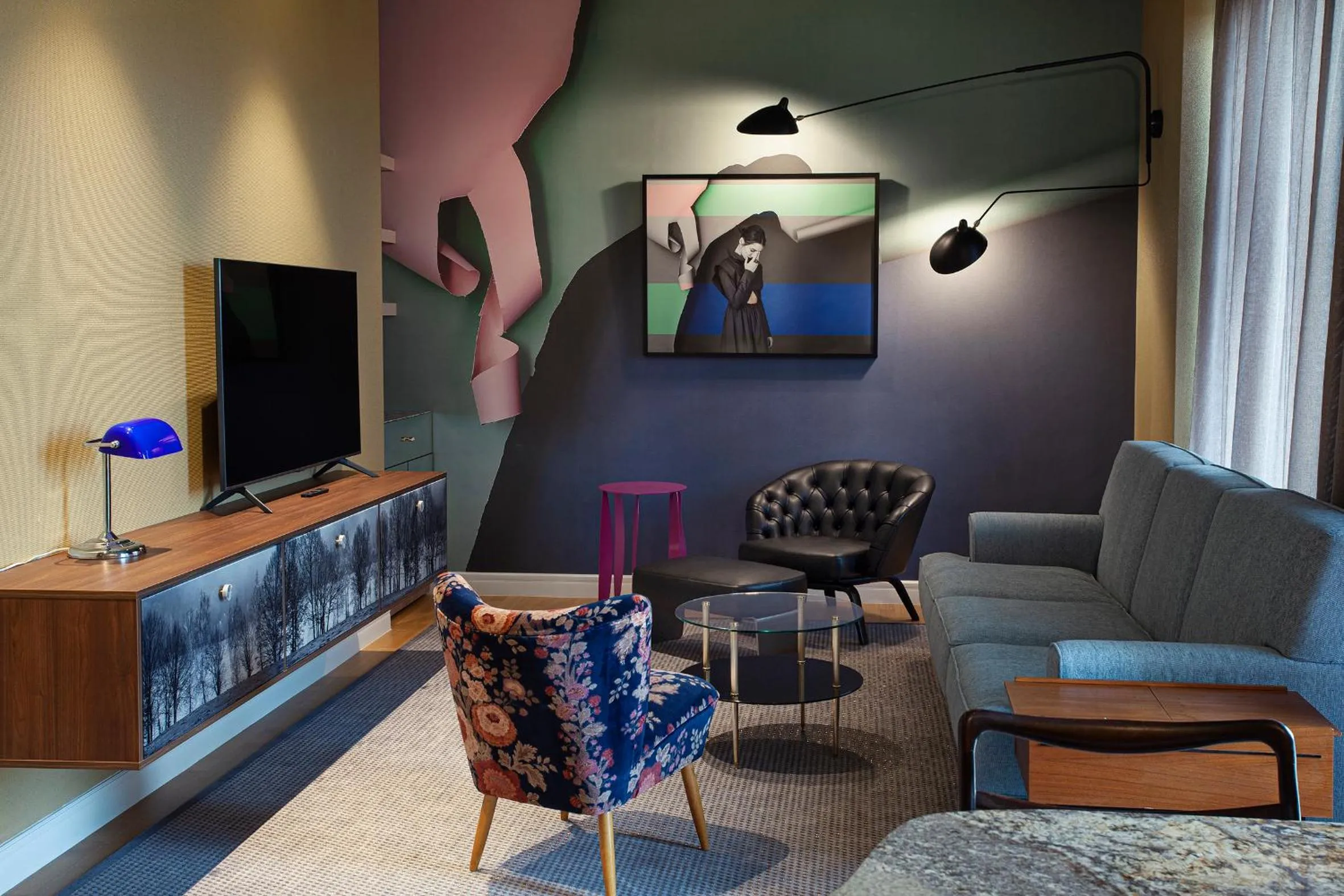 TV and multimedia in Room 12