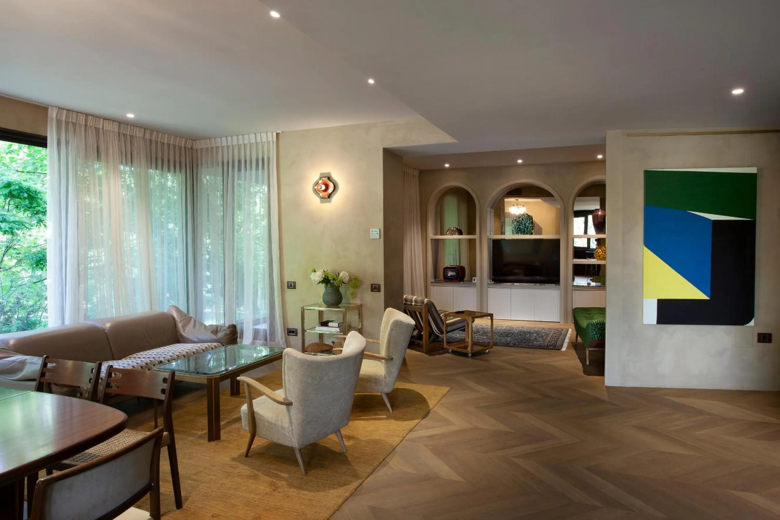 Living room in Room 12