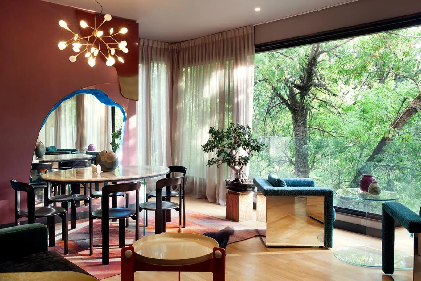 Living room in Room 12