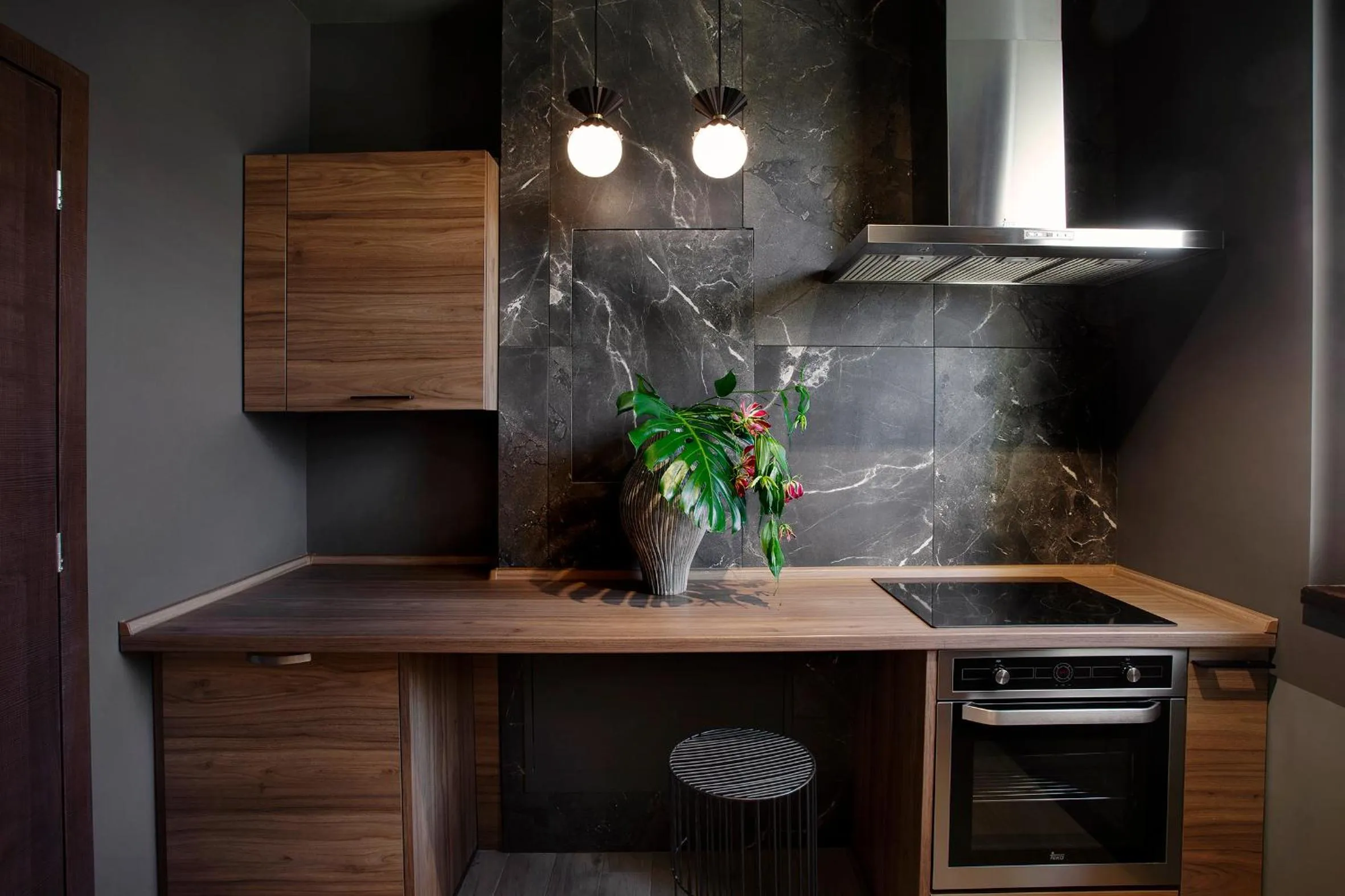 Kitchen or kitchenette in Room 12