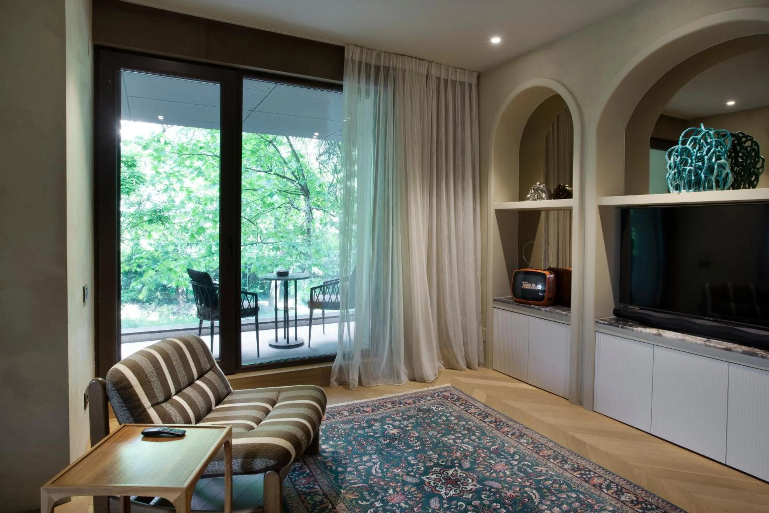 TV and multimedia in Room 12