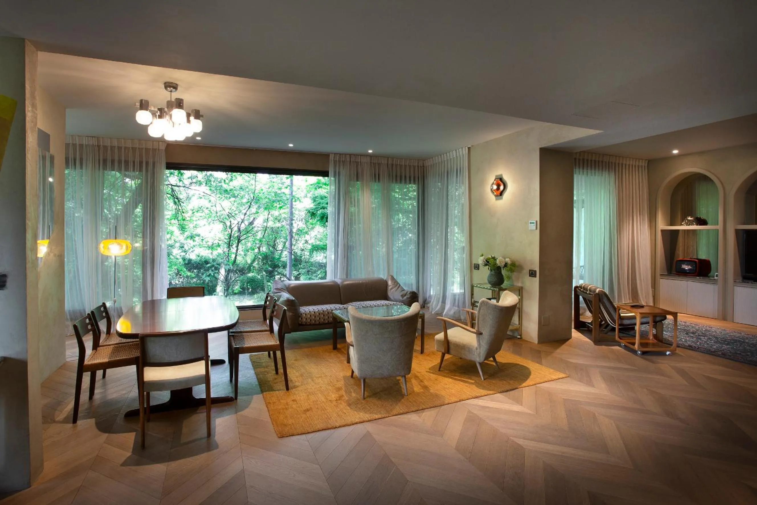 Living room in Room 12