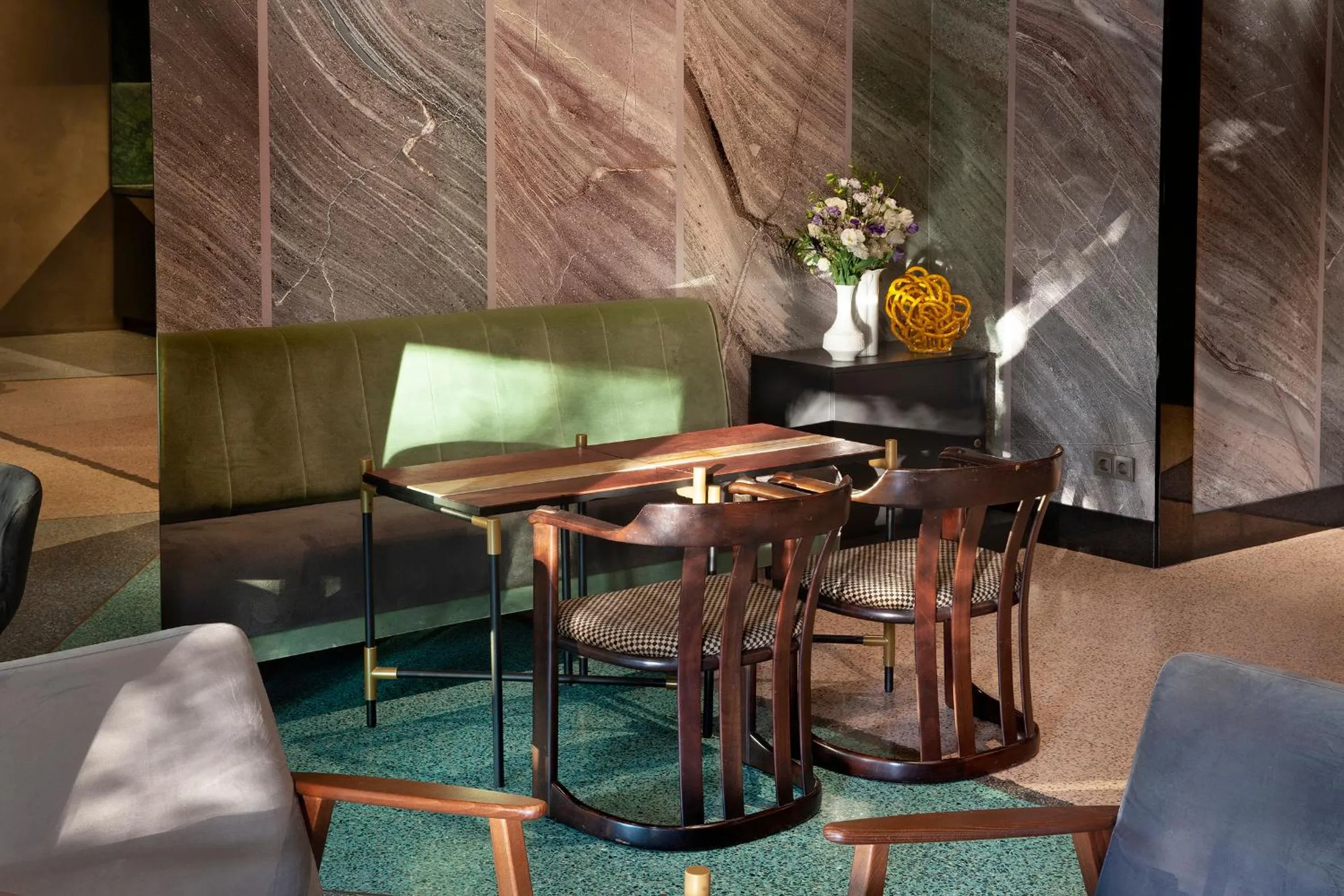 Lounge or bar in Room 12