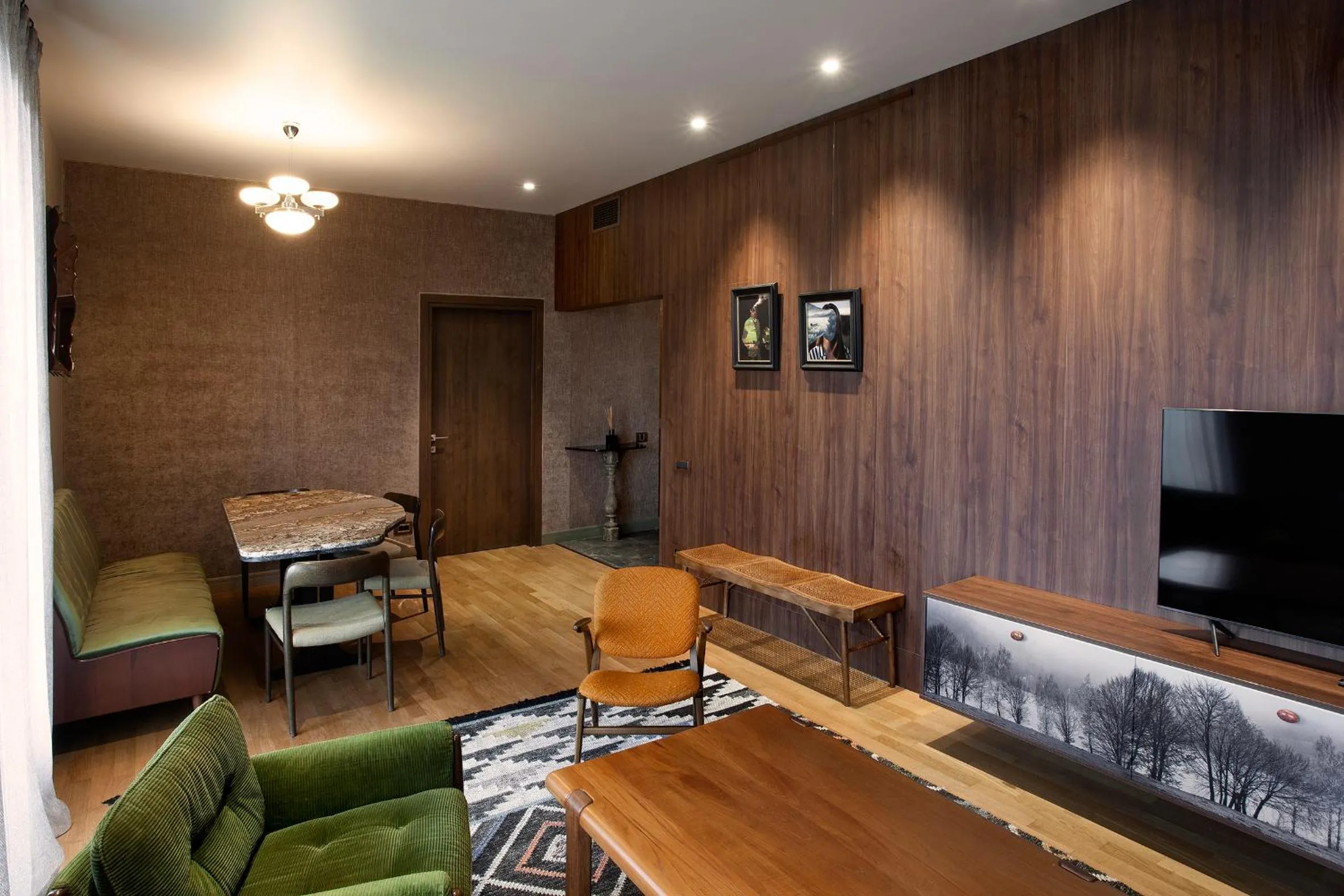 Living room in Room 12