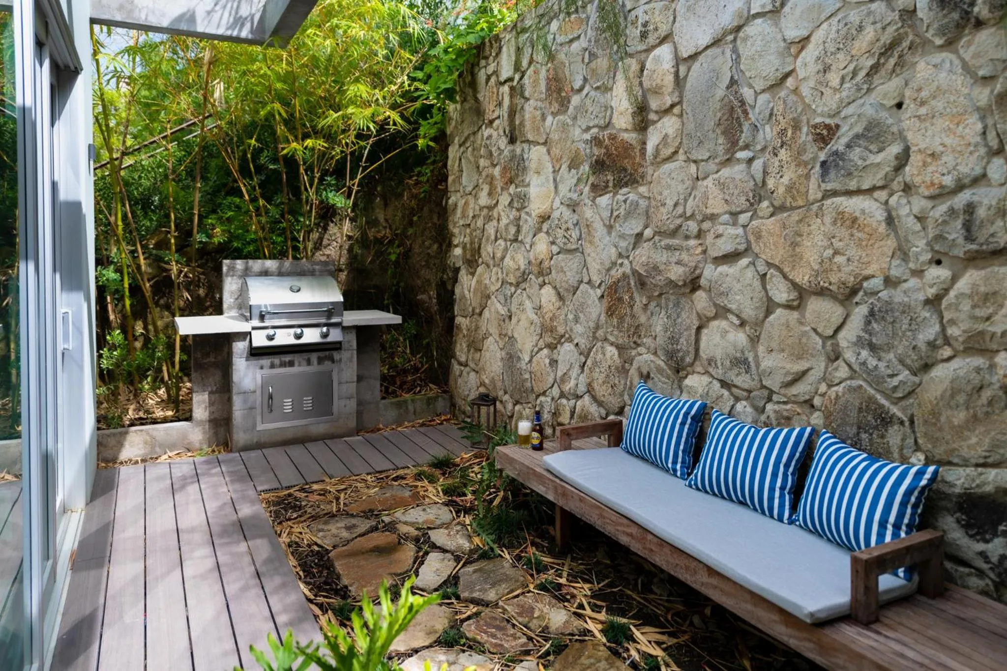 BBQ facilities in Villa Kaya