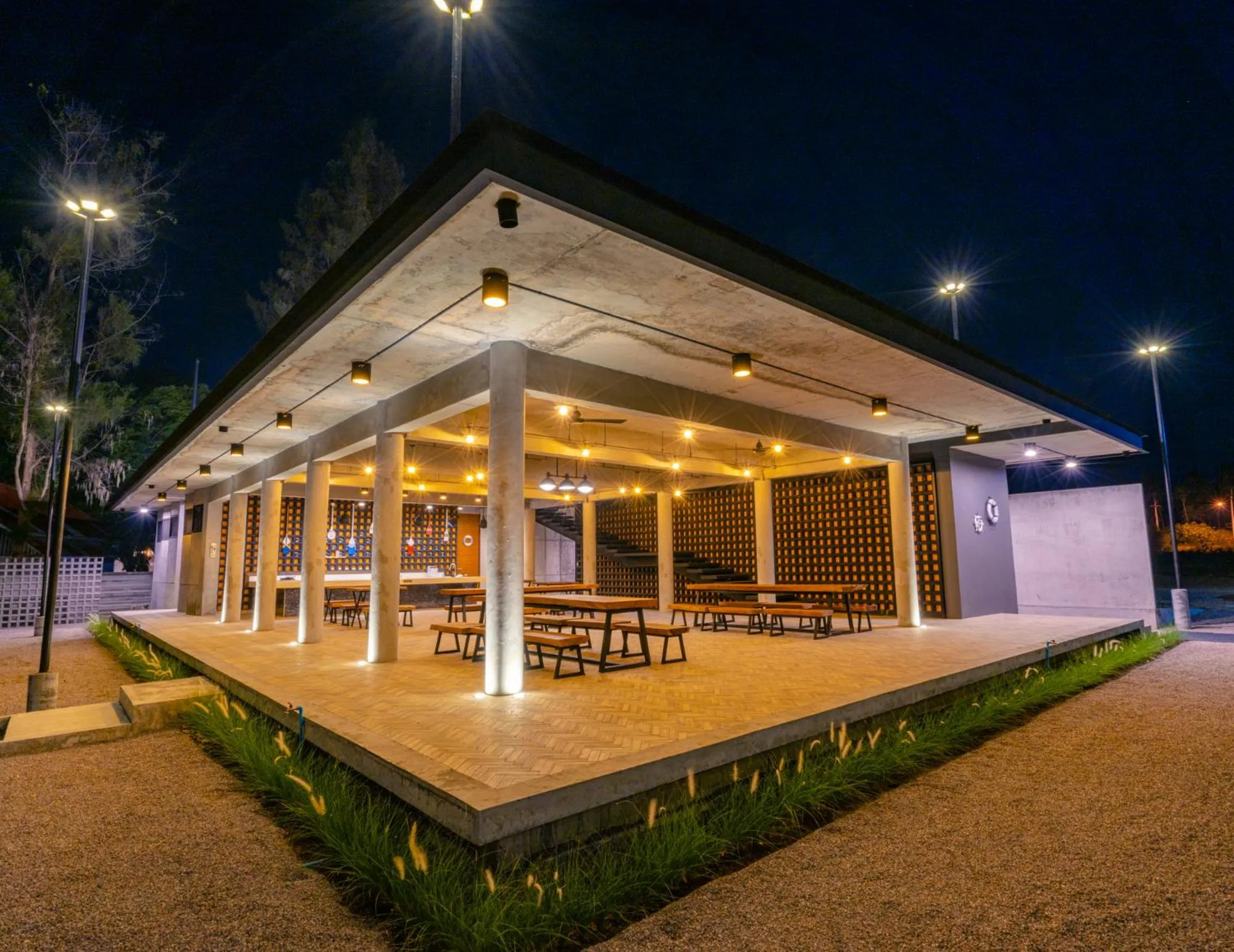 Restaurant/places to eat in The Bloc @ Sea