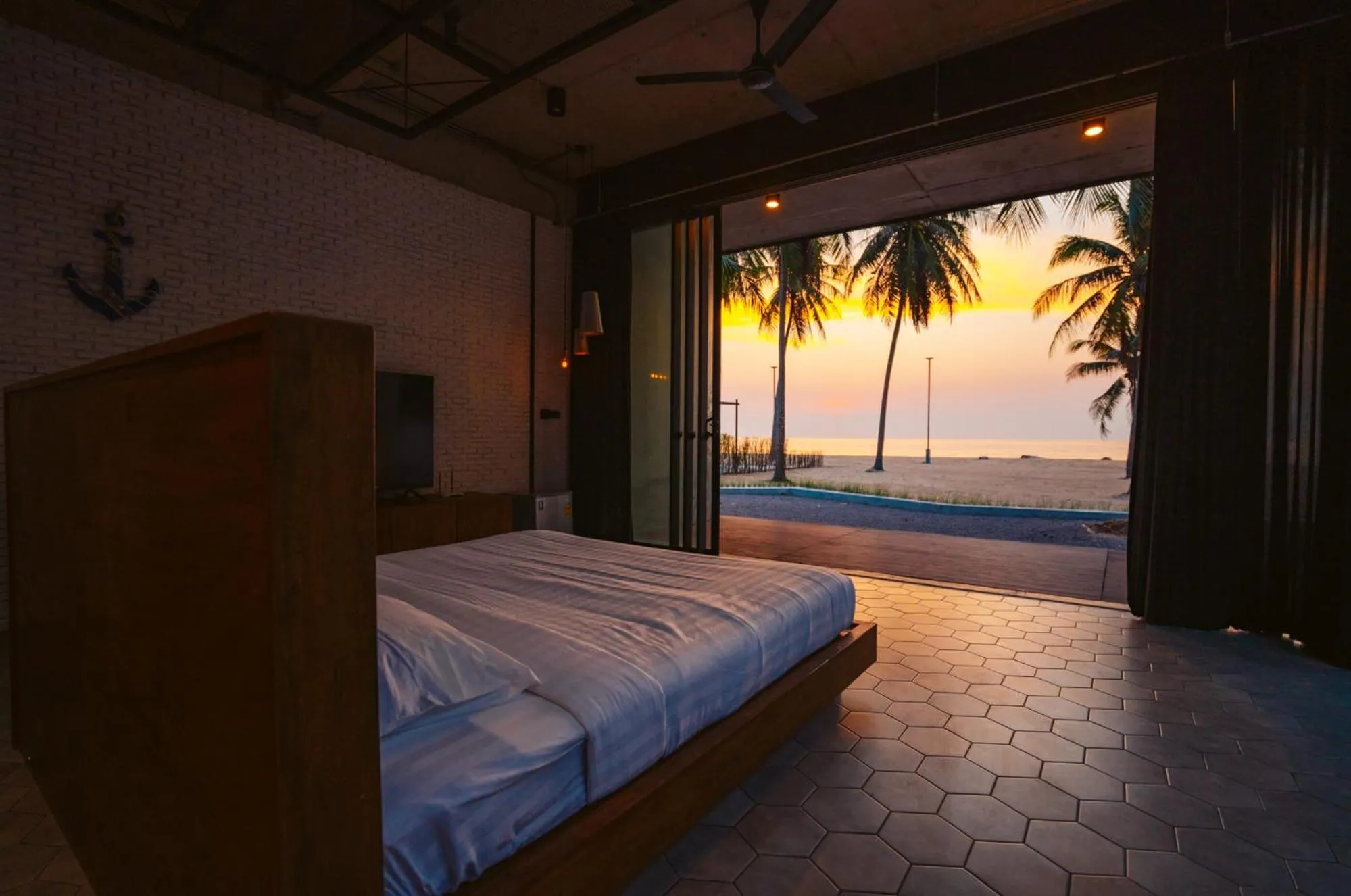 View (from property/room), Bed in The Bloc @ Sea