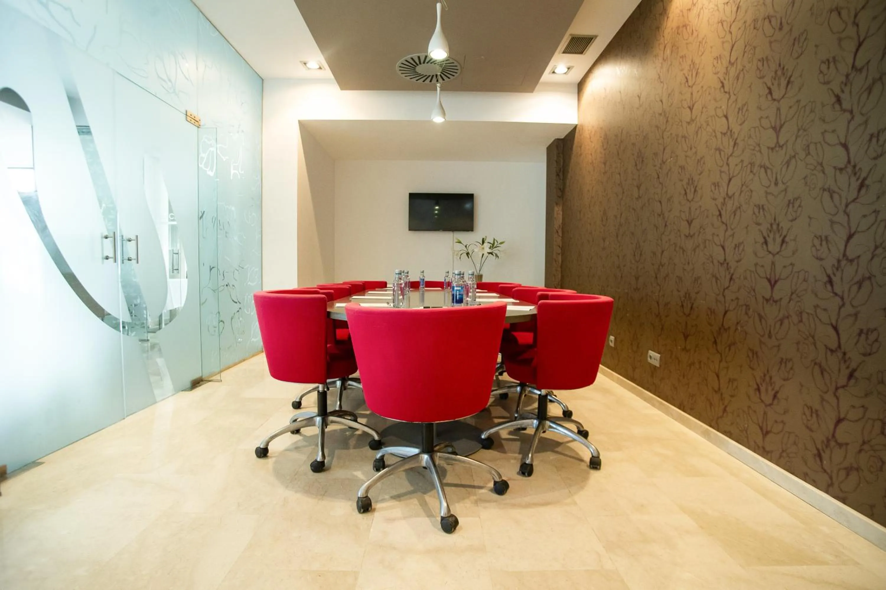 Meeting/conference room in AZZ Valencia Táctica Hotel