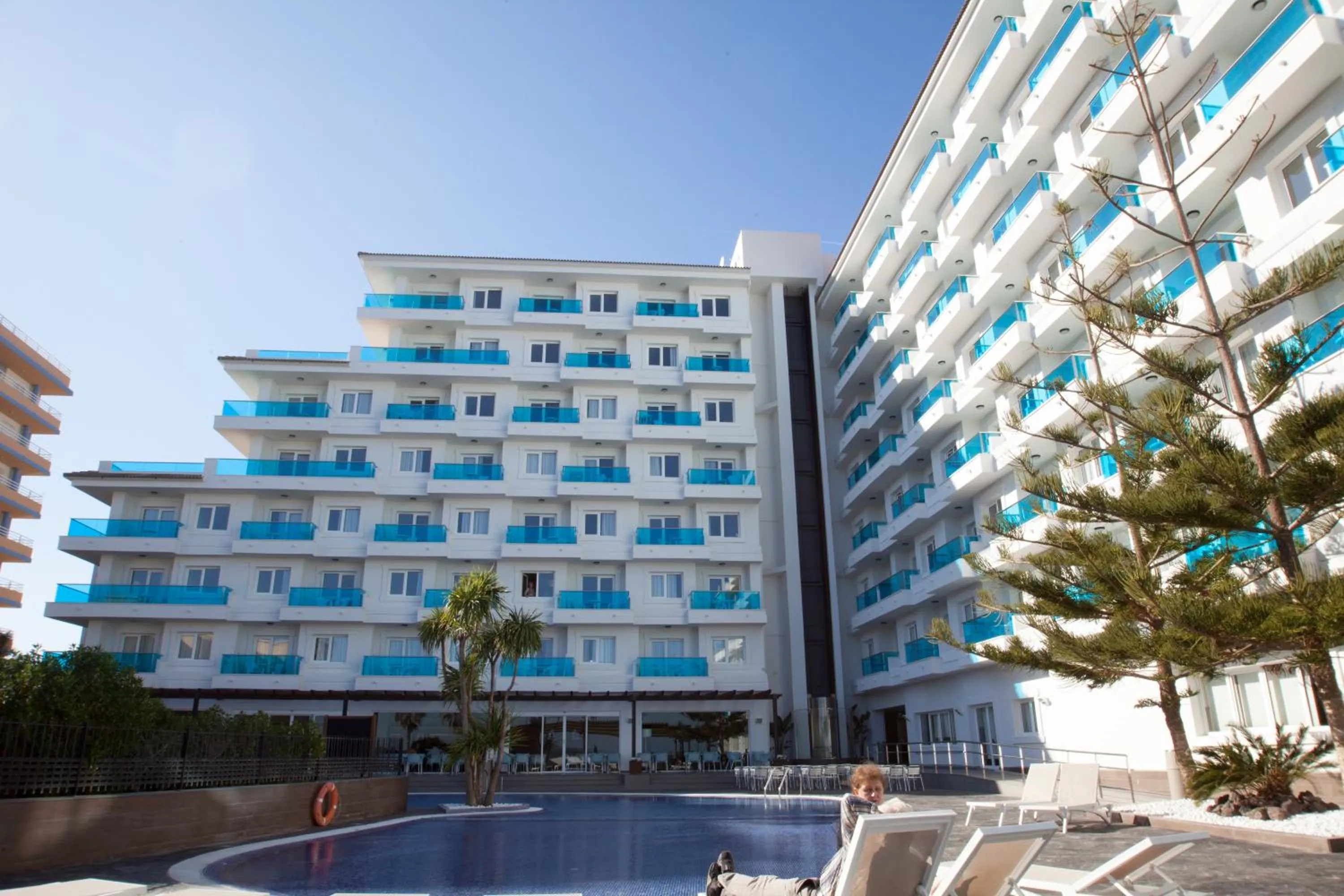 Facade/entrance in Aparthotel Acuazul