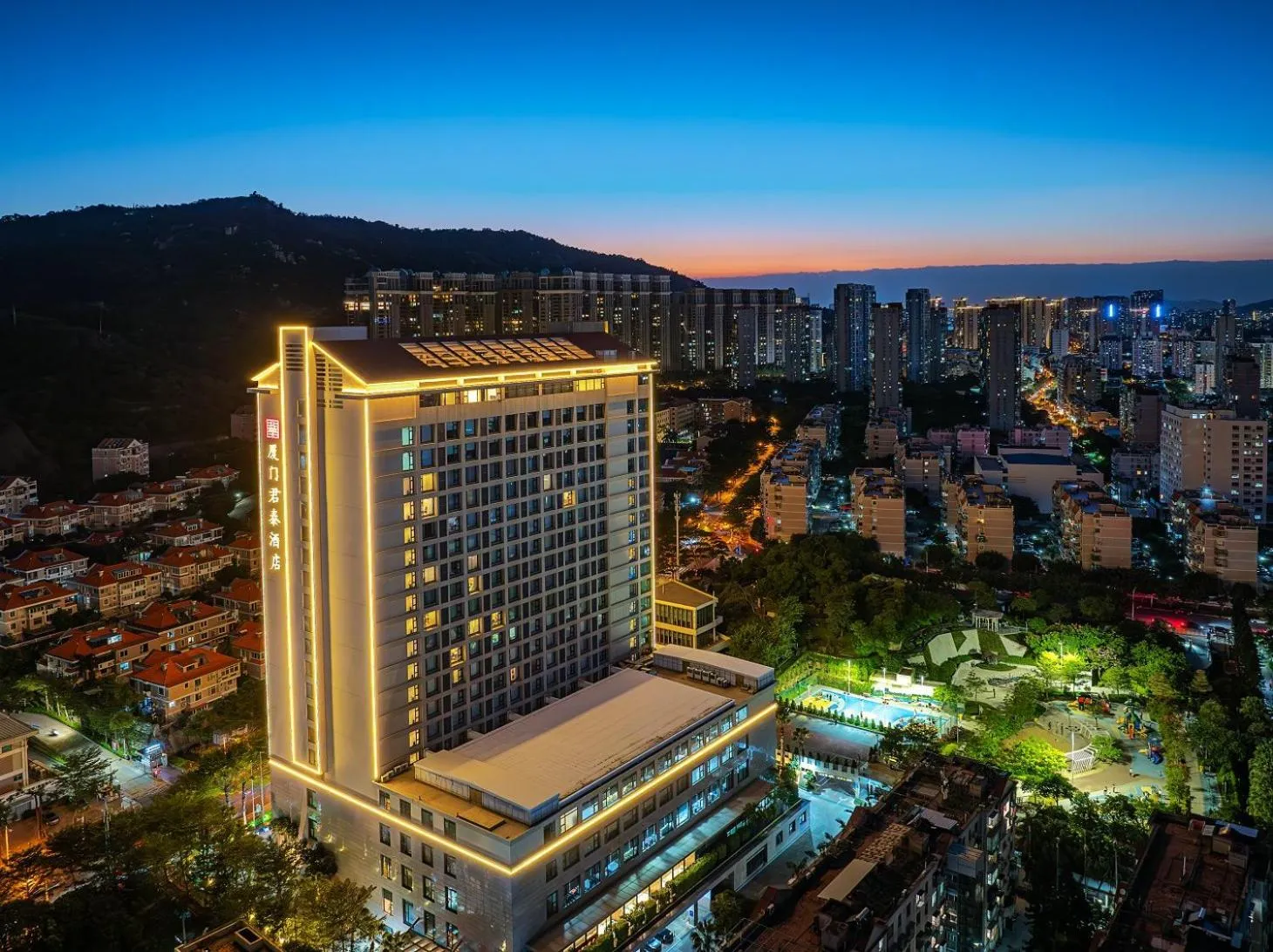 Night in Juntai Hotel Xiamen